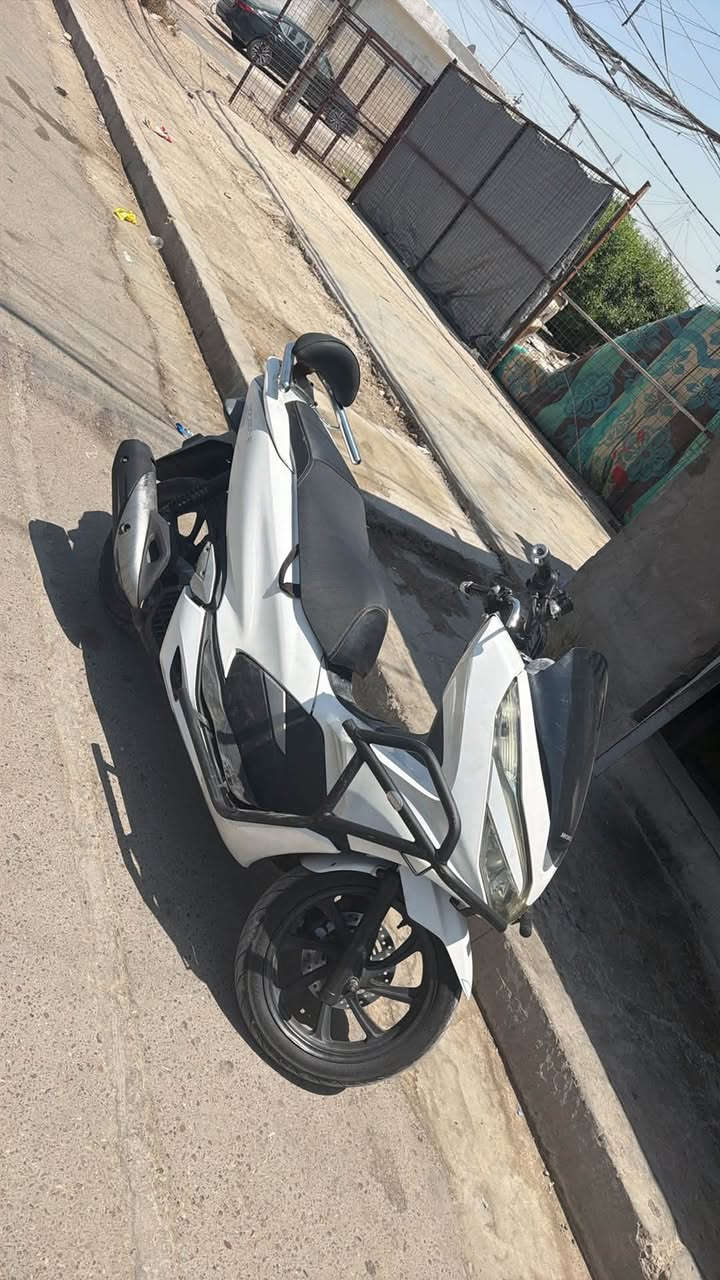 شباب بي سي اكس جيل ثالث مكفوله  كوريه دراجه جديده مكينه125 ماشيه  32 الف 
العنوان جكوك ***********

