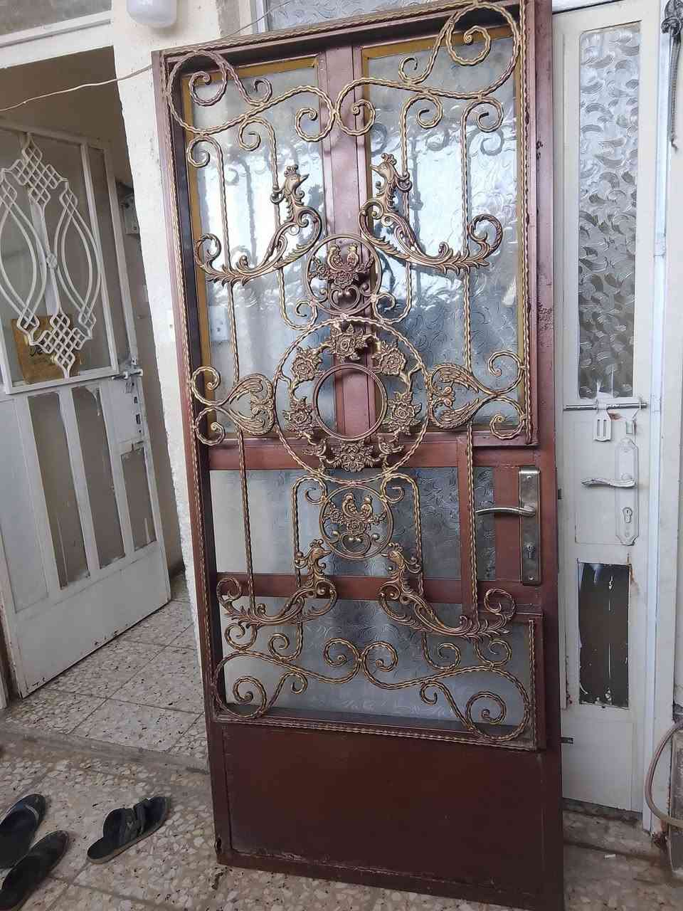 فرده باب نقش ملكي داخلهه فرتين شباج حديد 2ملم عرض 90ارتفاع 2متر بدون چرچوبه واذا چرچوبه هم نشتغلههه ***********
