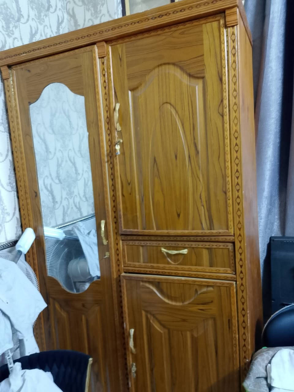 كنتوار جديد بابين بوفيه جديده نضيفات سعر 250 ثنينهن.          بايسكل جديد سعر 20. المين ***********
