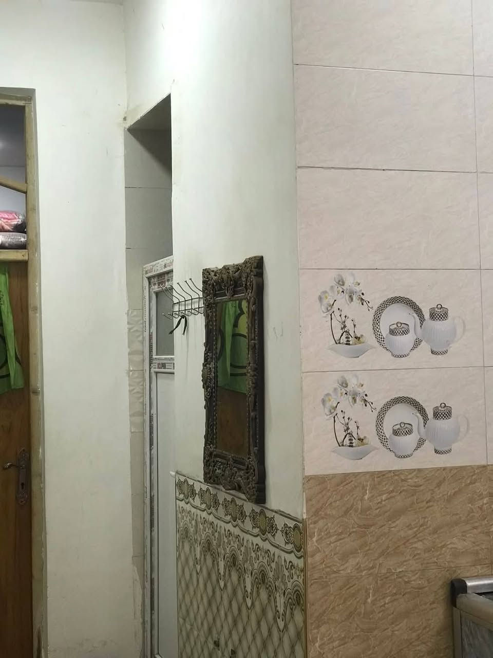 سلام عليكم اخوان عندي بيت للبيع مساحه 100م واجهه 5 نزال 20 لبيت مبني 2024 بي مدخلين مدخل عل صاله ومدخل للستقبال وبي غرفة نوم وحده وستقبال وصالة مكان بدايه مصقط شارع القاضي للاستفسار ***********
