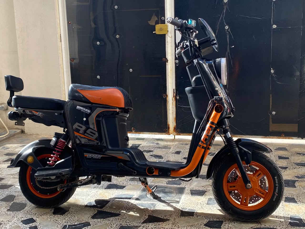 R9 • نظيف • بطاريات