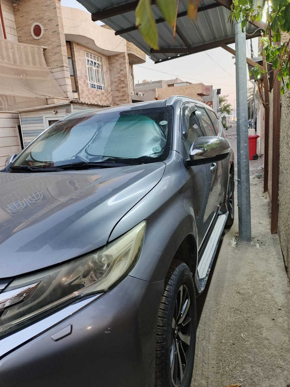 ميتسوبيشي مونتيرو سبورت 2017 ( باجيرو )
Mitsubishi Montero sport 2017
 6 سلندر ، 3000 CC
7 ركاب
دفع رباعي
أكمل وصف بفئتها sport :
اوتوماتيك تيبترونيك ، مانع انزلاق ، مانع انحدار ، تحكم مقود / تثبيت سرعة ،لطاش تغيير سرعات ، فرامل ABS ، بصمة تشغيل ، بصمة دخول ، شاشة معلومات ، كاميرا خلفية ، فرام كهربا ،دولاب جبلي اميركي مصفح ، حساسات ، مكيف خلفي منفصل ، بطيء وسريع ، مرايا طي كهربا
سبعة مقاعد
قطعتين بخ
ماشية 90 الف
سياره بسمي 
***********
***********
