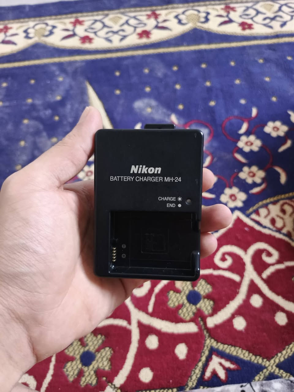 كامرا نيكون 5200 نضافه فول ملحقاتهه كامله وشترى 10k كامرا جدا نضيفه
ملحقات
بدي
عدسه 55
عدسه 300 فئه DX
شاحنه
بطاريه
رام 32
جنطه تقسيم حجم كبير
حزام كتف
ناقل صور ثلاثي 
سعرها 500 وبيهه مجال 
مكاني السماوه واتصال على الرقم *********** او مراسله الصفحه

