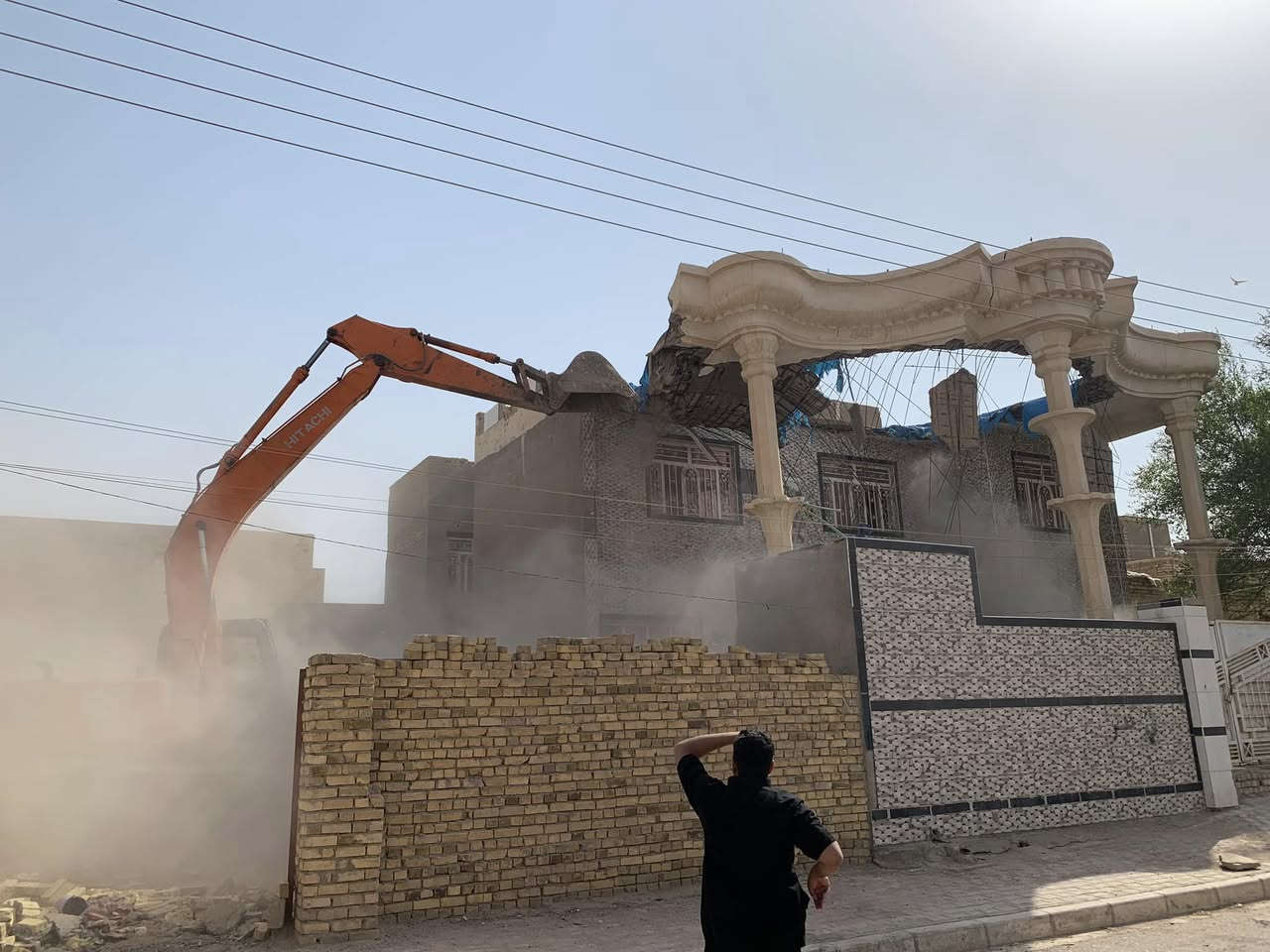 السلام عليكم تفليش دور وتجهيز قطعة ارض جاهزة للبناء بانسب الاسعار في العمارة الاستفسار على هذا الرقم***********
