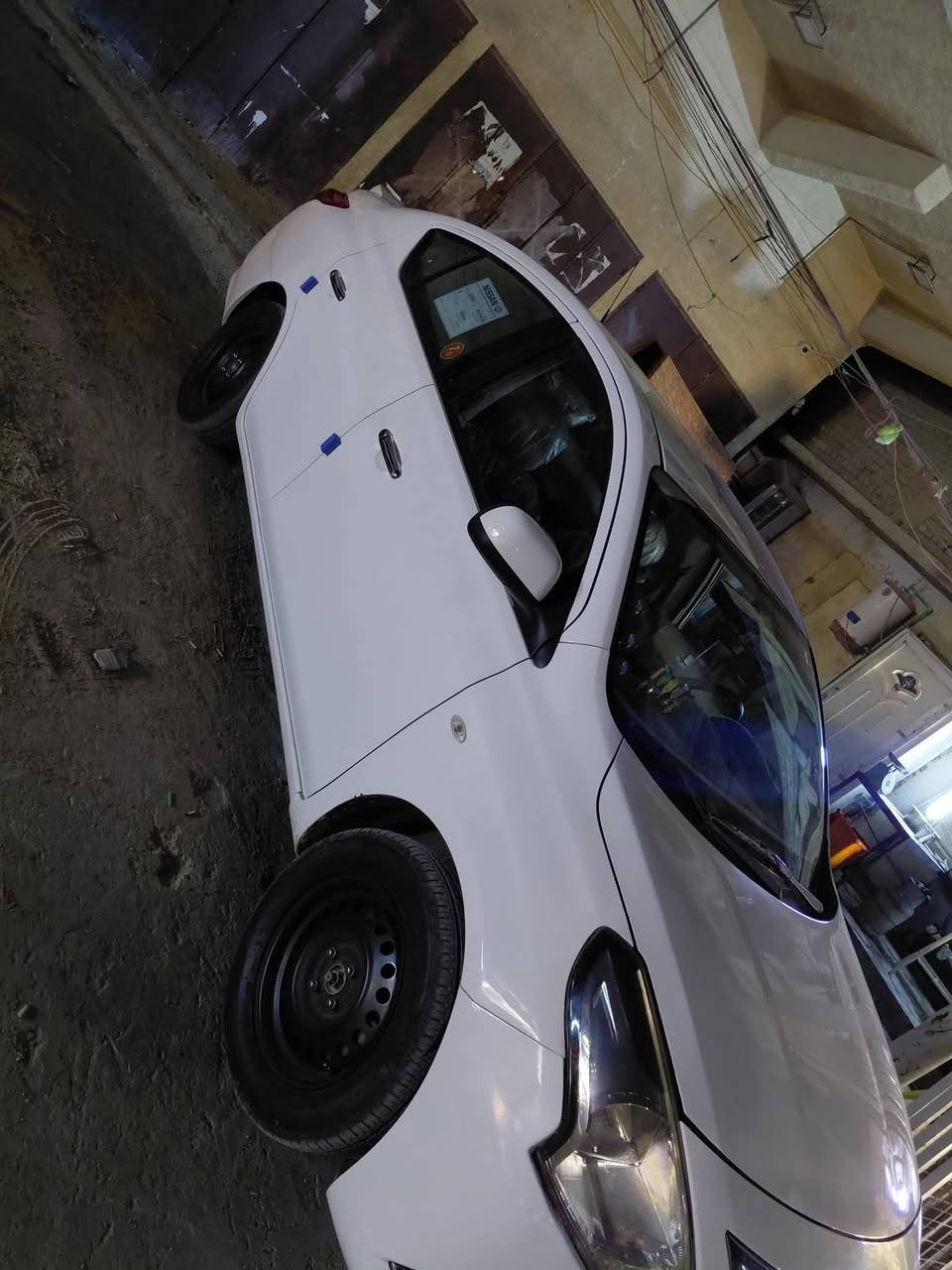 سلام عليكم نيسان سني هندي اصل بليته زركه 
رقم اربيل بسمي تحويل او وكاله رقم جديد سنويه جديده كامله وجاهزه السياره مكينه كير تبريد حداده كهربائيات كفاله عامه 
الضرر موضح بلسونار نضيفه وجديده السياره مابيه نقص برغي 
السعر ١٠٠$وبيه مجال قليل بدون زحمه عليك السعر ميفيدك عوف المنشور السوك والكروبات كلشي بي والسعر التريده انته 
والسياره مال جناي ماشيه ١٣٠ألف المكان بغداد البياع حي العلام 
التصال *********** واتس اب وتصال خط فقط تعجبك السياره والسعر يعجبك اخليك علئ راسي ميعجبنك اعبر المنشور تحياتي للجميع

نص مكتوب في الصور:
- الخميس
- خلیج