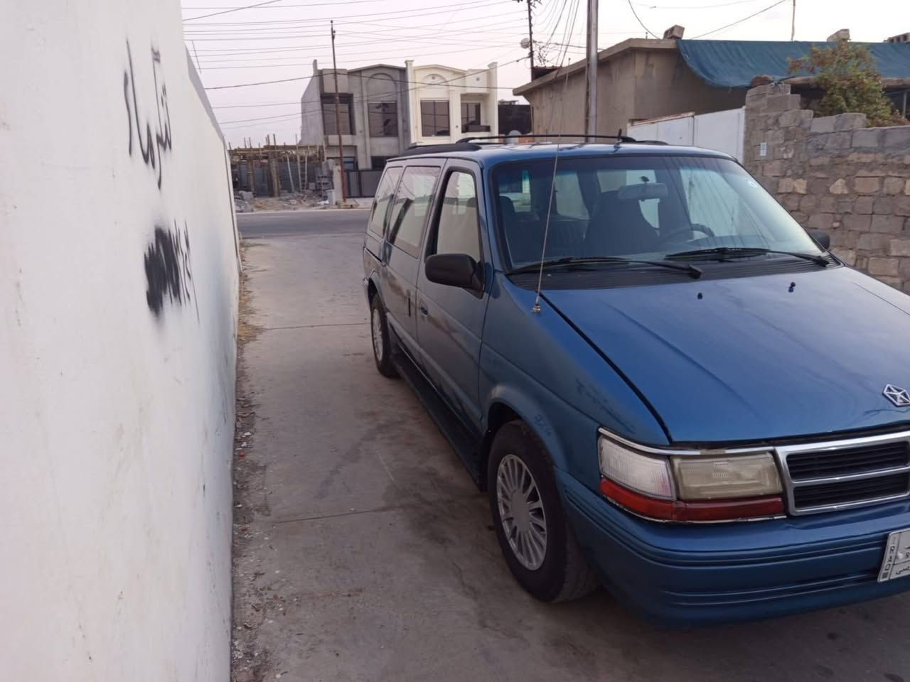السلام عليكم سياره كلايزر موديل 1994 كير ومحرك كامري صبغ عام للجماليه بدون ضربه ومعجون تبريد شغال سنويه جديده لحد 2031 رقم انكليزي سياره مابيه اي نقص اي استفسار اتصل على صاحب السياره وبيه واتساب هم *********** سعر السياره 40 وبيه مجال
