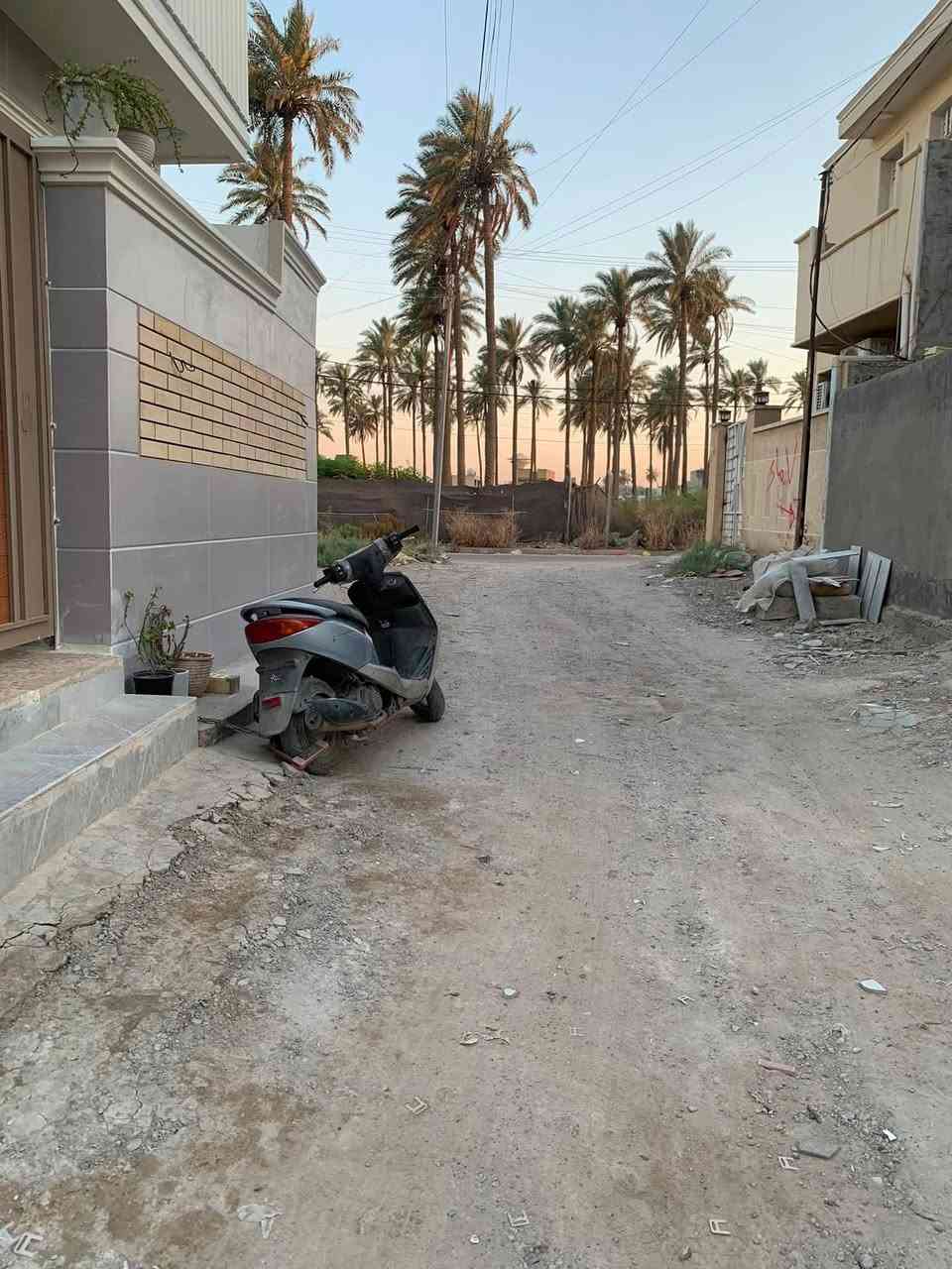 قطعة ارض للبيع
المساحة 100 متر الوجه 6 متر 
طابو زراعي سند 25 

العنوان گميرة قرب جزيرة بغداد سياحية 
للاستفسار ***********📞☎️
