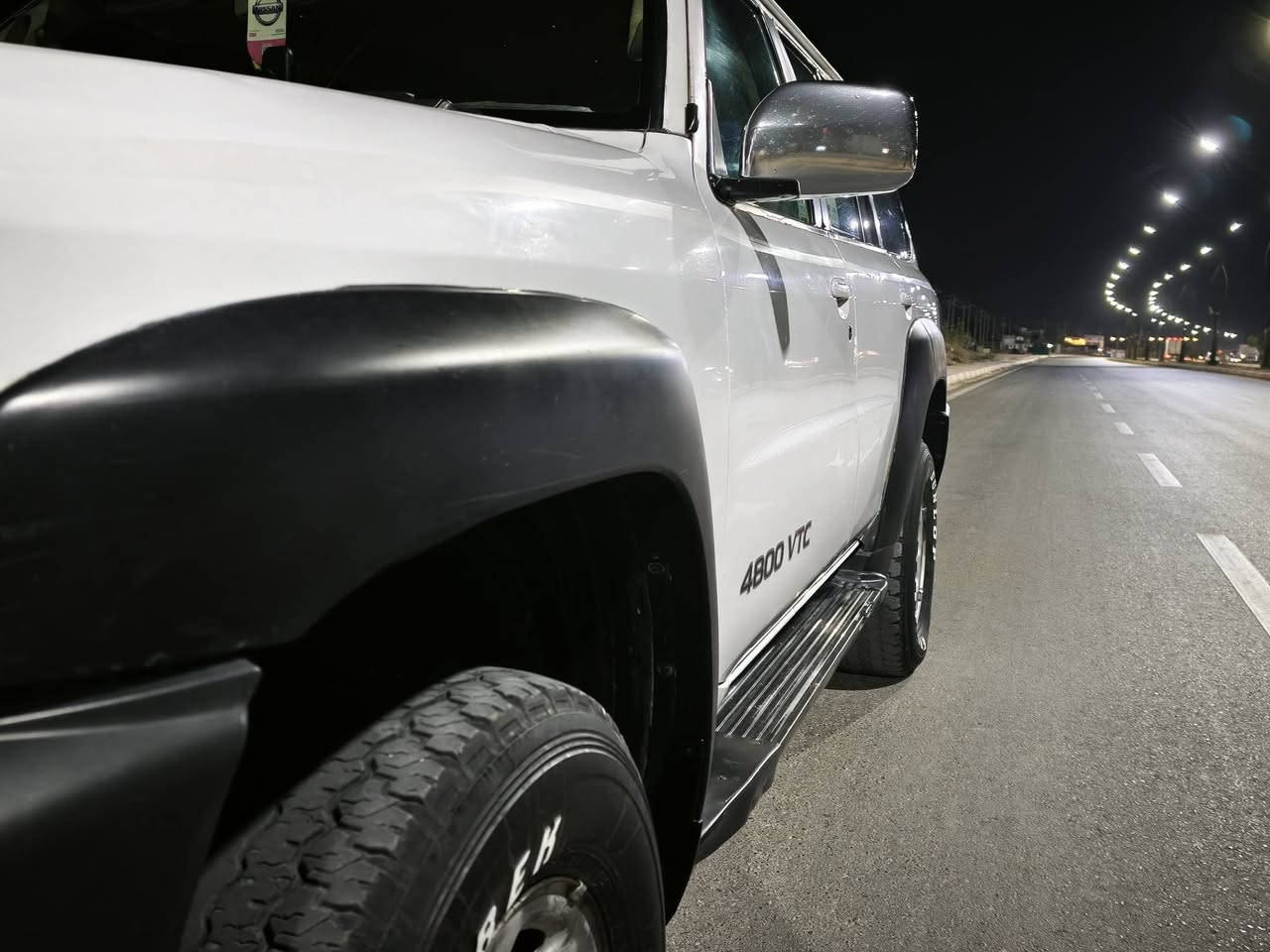 2008
مزايده صبغ عام   بدون ضربه
محرك 4800
دفع رباعي شغال
دواخل نظيفه 
سعر 95
ديالى خانقين
***********
