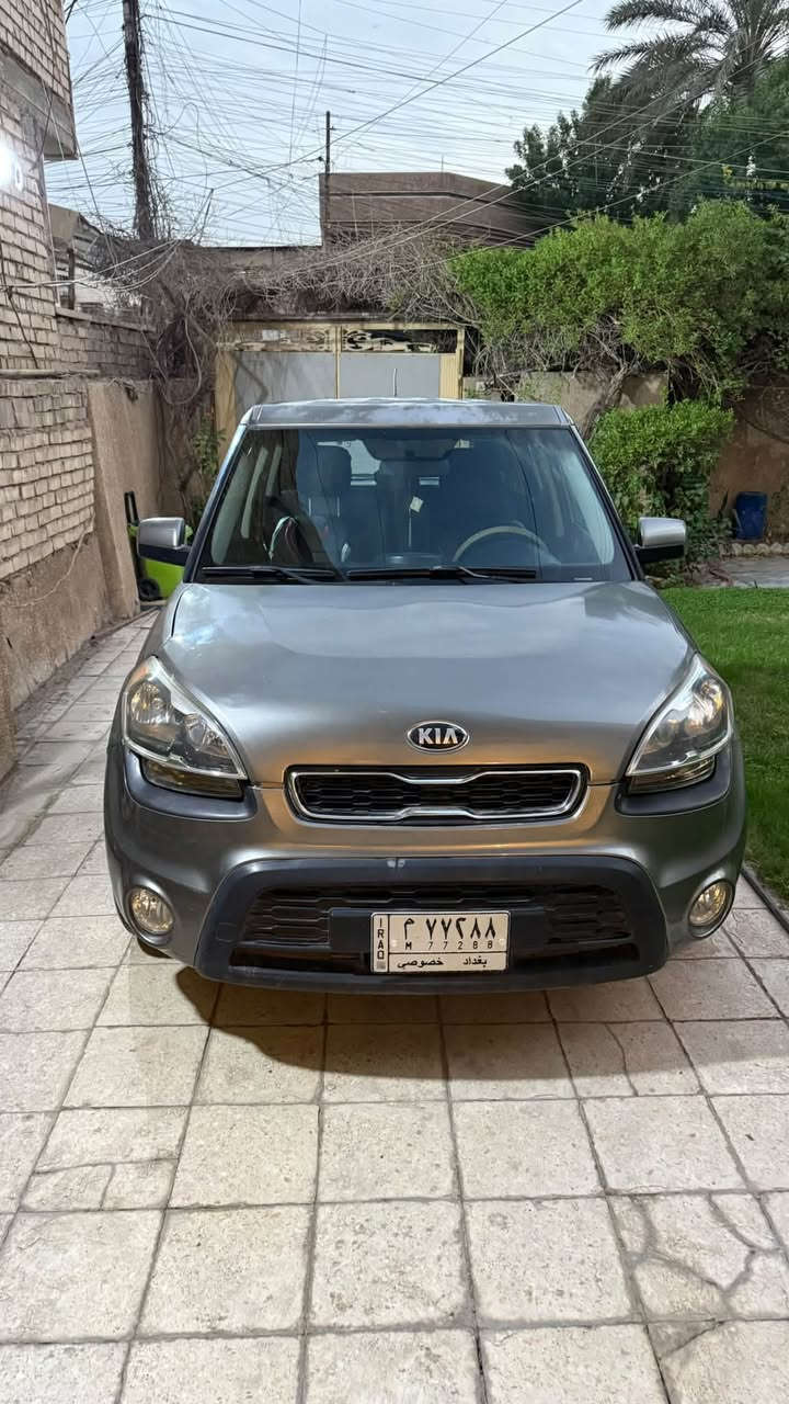 للبيع كيا صول موديل 2013 وارد امريكي حادثها جاملغ وبنيد وبيها بلعراق جاملغ اليمنه بدون دواخل رقم بغداد مميز تحويل ثاني يوم  جاهزه كير مكينه صدر تخم تاير مابيها اي نقص خير من الله السعر 78 مكانها بغداد البنوك لاستفسار ***********
