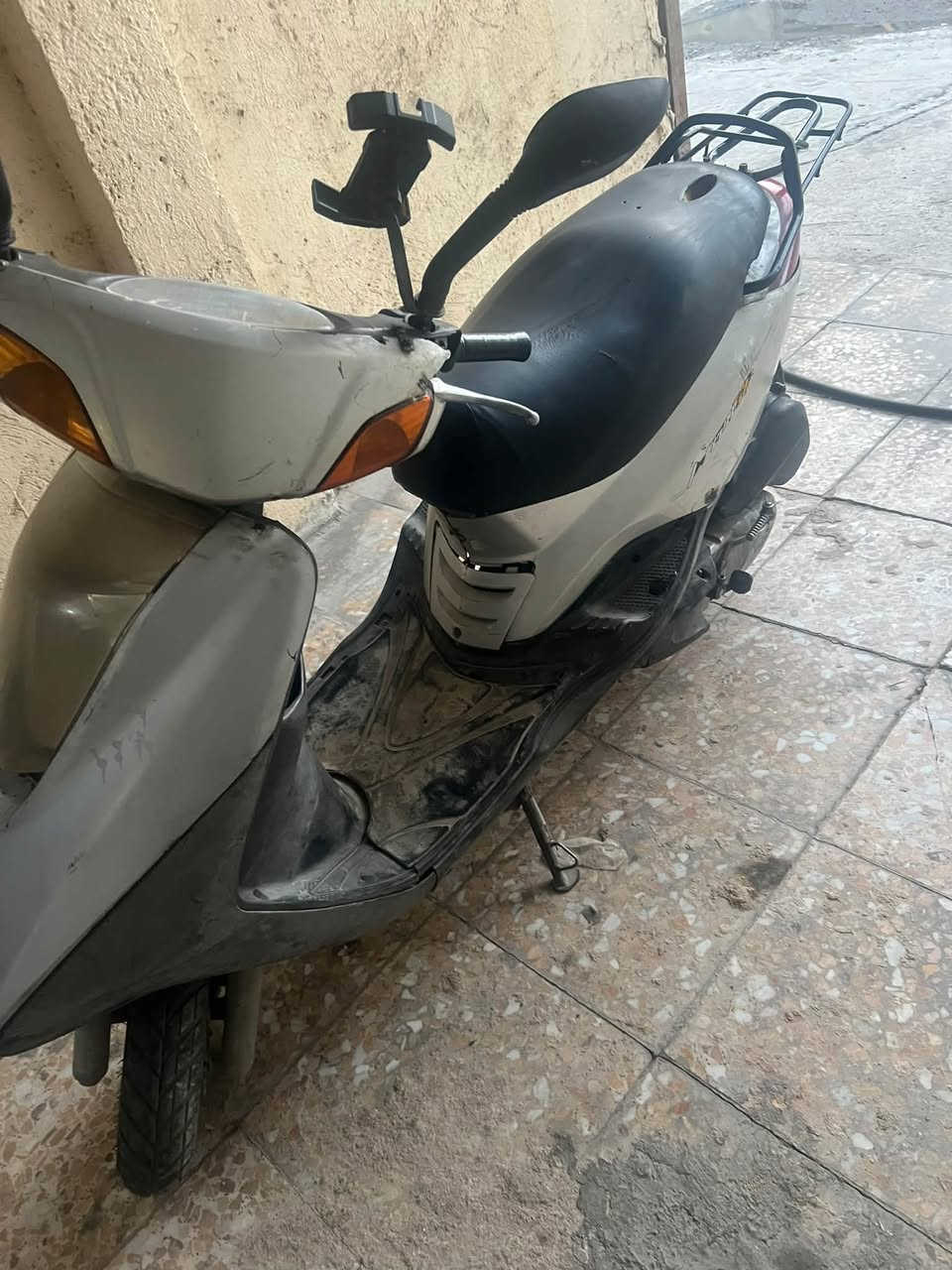 السلام عليكم بريز لايت ناصي للبيع مكينة مجفتة تجفيت جديد دراجة كاملة كهربائيات شغالة عدا الايت الامامي سلف وهندر مكانها البنوك السعر 450 وبيها مجال 
***********
