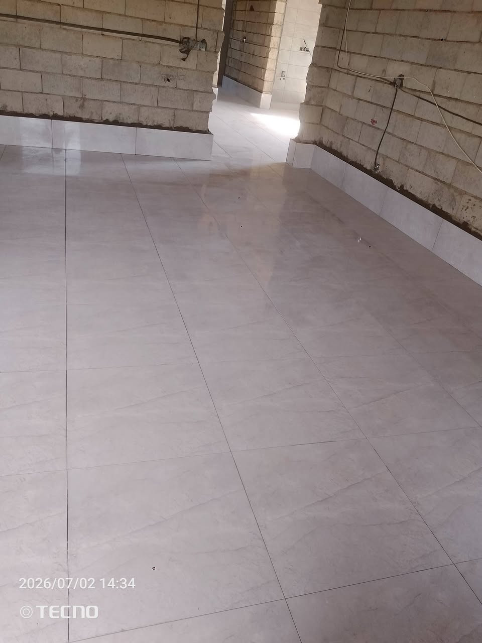 سلام عليكم خوان إلي محتاج خلفات سراميك مفترق حالين وشرط شقل***********
