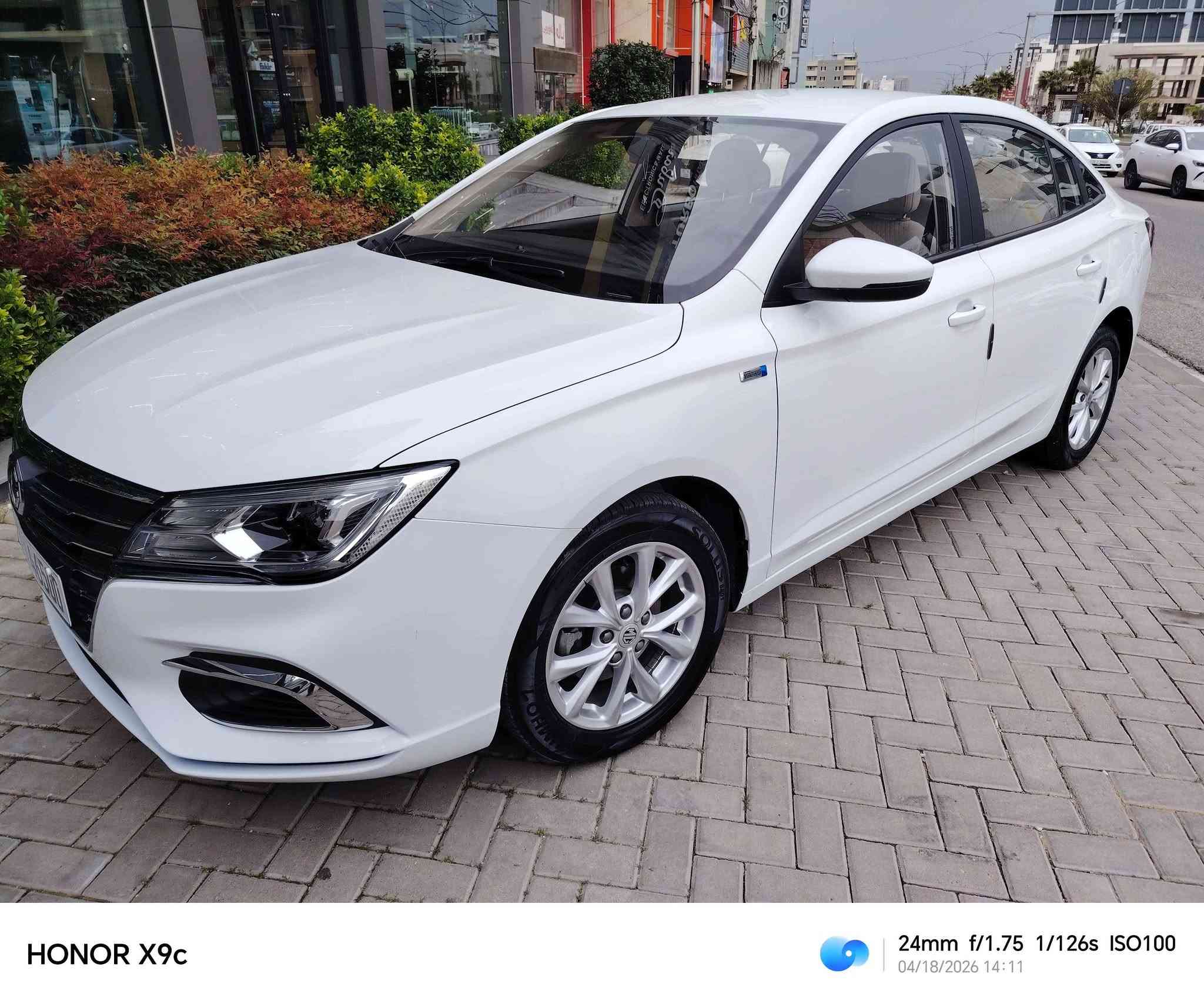 Mg5 2024 standard
 بۆیاخ : نیەتی 
ماوەی رۆشتن : 36،000
مواسەفات : 
4 جام کارەبا 
ناو کرێمی 
تەحدید سورعە 
لایت زینۆن 
شاشە ئایپاد گەورە 
کامێرە 
بۆیاخ تەنک 
Eco 
سوكان تەقەڵ 
کوشن تێگیراو 
گاعی سەردۆسە 
رۆنی مەکینەی تازە گۆراوە 
گێرو مەکینە و تەبرید بە شەرت 
سەیارەیەکی پاکو بێ مەسرەف
رەقەمی سەیارەکەی لەگەڵ نیە
رەقەمێکی ترت بۆ ئەبەسترێت
*********** السليمانية, العراق

