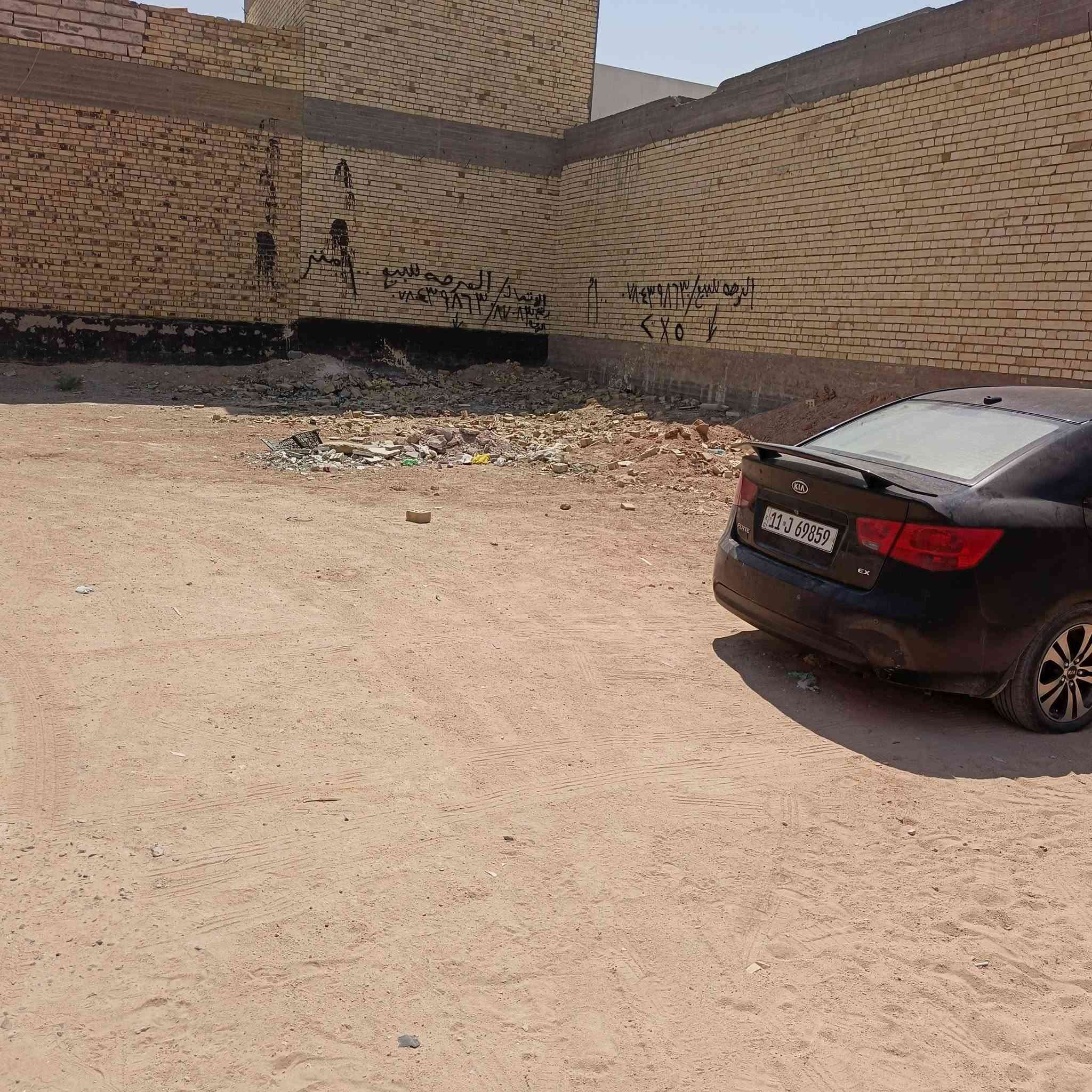 عرصة للبيع ١٠٠متر حي النداء منطقة ال ٨٧٠٨٣ على ساحة خلف شارع ٦٠ الكفيل و٦٠ العرضي الثاني سعر ٥٠ قليل مجال  من راعيها مباشر بدون دلالية للاستفسار الاتصال ***********
