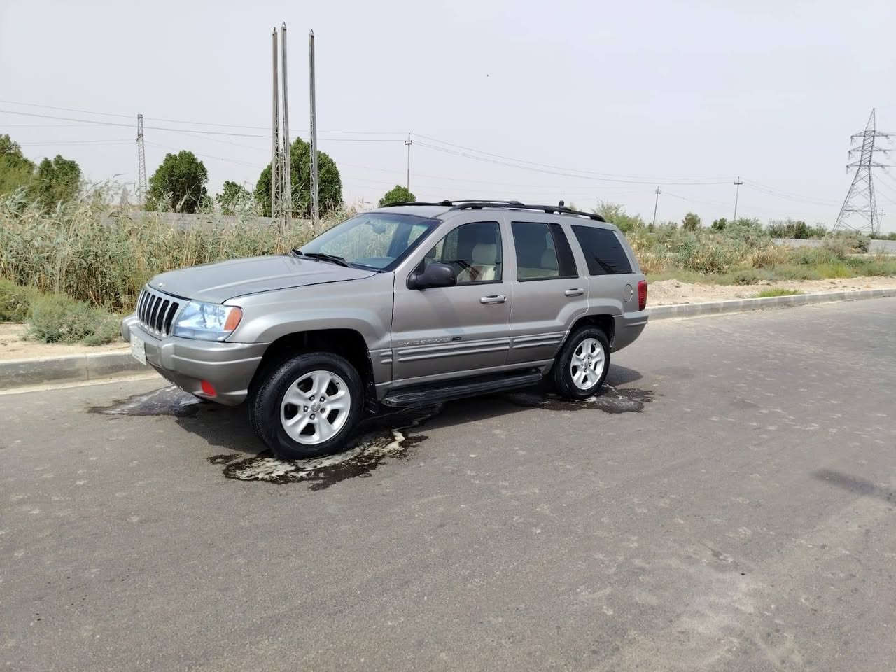 السلام عليكم جيب شيروكي موديل 2001 مكينه وكير محور رقم بغداد سنويه منتهيه شرط التحويل حداده جديده كهربائيات كلهة شغاله من الطول الطول تخم تاير بدي حلو بدون ضربه قطره خياس مابيها تبريد شغال سياره كلش حلوه وجاهزه خوان انه مكلف بنشرها سعرها ب55بيها مجال يوسف حسين هذه راعيها *********** هذه رقمه مكان بصره الهارثه
