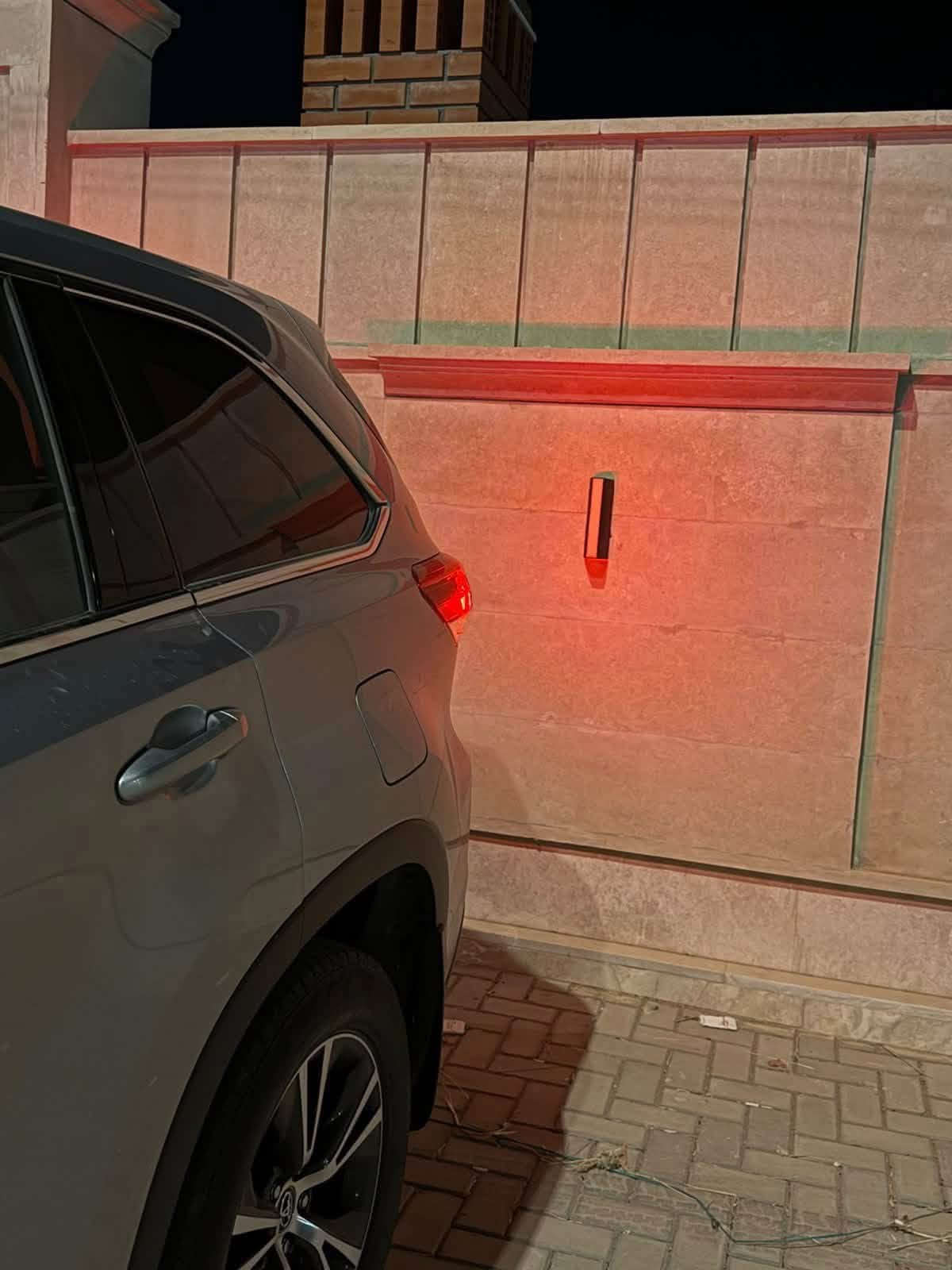 هايلندر موديل 19
بيها قطعه وحده (بنيد بدون دواخل )
كير محرك صدر تايرات تبريد شرط
بدون خدوش سيارة جديده نضيفه100%100
رقم كركوك راعيها من العلم تحويل ثاني يوم السعر 215 ورقه وبي مجال قليل
الاتصال ***********
