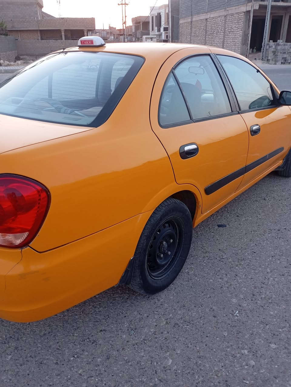 السلام عليكم 
نيسان صني موديل 11
بيها جاملغين وبنيد 
بدون ضرر الشاصي 
كير اوتو 
محرك 1800
تخم تاير جديد
هيئه غرامات مصفره 
رقم نكليزي 
السعر 77وبيها مجال 
العنوان الانبار حديثه 
تبريد ثلج الصلاة على محمد 
الاتصال ***********
