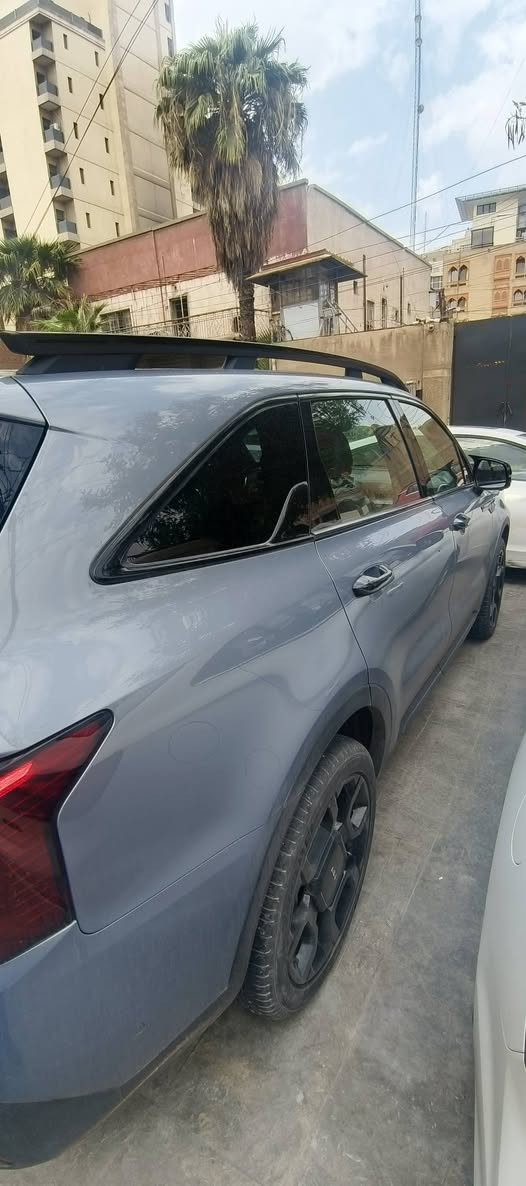 🚘 للبيع Kia Sorento 2024 SX X-Line AWD – فل أوبشن
💰 السعر: 27,500$ قابل للتفاوض بالمعقول

📍 وارد أمريكي 🇺🇸

📅 موديل 2024

🛣️ الممشى الحالي: 38,000 كم

السيارة رقم اربيل وفحص وهزة بعدها و السيارة مكانها بغداد 
قطعة وحدة فقط تبديل جاملغ امامي جهة السايق وبدون ايرباك

🔹 المواصفات:

• SX X-Line AWD – دفع رباعي

• محرك 2.5 Turbo

• قوة 281 حصان

• قير 8 سرعات DCT

• جنوط X-Line قياس 20 إنچ

• فتحة سقف بانوراما

• شاشـة وسطية 12.3 إنچ

• شاشة عدادات رقمية 12.3 إنچ

• Apple CarPlay / Android Auto

• شحن لاسلكي للموبايل

• تشغيل عن بُعد

• Smart Key

• باب خلفي كهربائي

• جلد

• مقاعد أمامية كهربائية

• تدفئة وتبريد المقاعد الأمامية

• تكييف أوتوماتيك Dual Zone

• كاميرا خلفية

• حساسات أمامية وخلفية

• Blind Spot – نقطة عمياء

• Rear Cross Traffic Alert

• Adaptive Cruise Control

• Lane Keep Assist

• Forward Collision Warning

• Automatic Emergency Braking

• إضاءة LED

• مرايا كهربائية ومدفأة

• Roof Rails

• 3 صفوف – 7 ركاب

• أنظمة أمان ومساعدة قيادة متعددة

🔎 رقم الشاصي VIN:

5XYRKDJF2RG261181

📌 رقم الشاصي موجود للإطلاع والبحث عن صور السيارة قبل الإصلاح.

✅ السيارة حالياً جاهزة للاستخدام

✅ الممشى الحالي 38 ألف كم

💵 السعر 27,500$ وقابل للتفاوض للجادين

📩 التواصل 

***********
