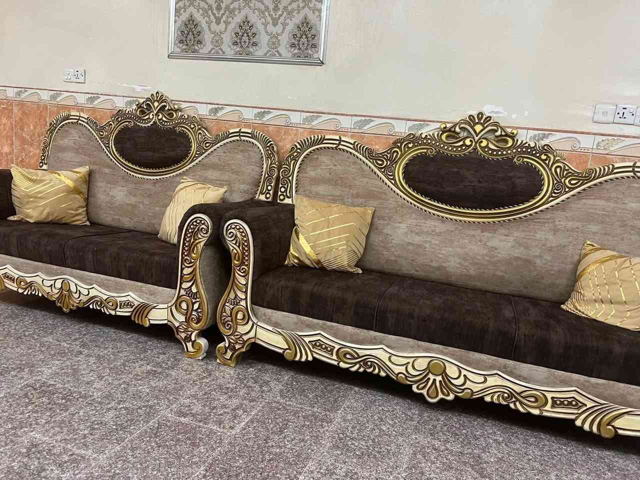 اسسلام عليكم عندي هذا تخم 10مقاعد للبيع أريده ب400وياهن طبلات 3كزاز بي مجال للاستفسار مراسله الخاص او اللتصال***********
