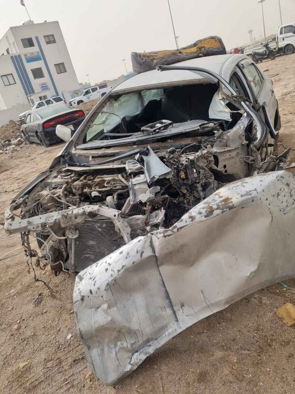 السلام عليكم ((مكلف بالنشر))
كورلا موديل 2012 رقمها بصره
الحادث مثل ماموضح بالفيديو والصوره
 كوم حديد فقط اصوليات 
الاتصال ***********
