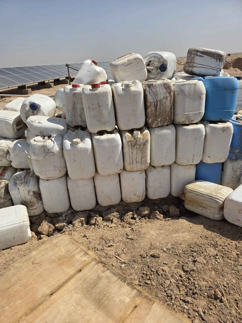جلكانات للبيع ب١٢٥٠ دينار في كربلاء
دبات (جلكانات)٢٠ لتر الثقيل ۱٥٠٠ دينار للوحده 
دبات ١٠ لتر بسعر ٥٠٠ دينار للواحده 
 ***********
