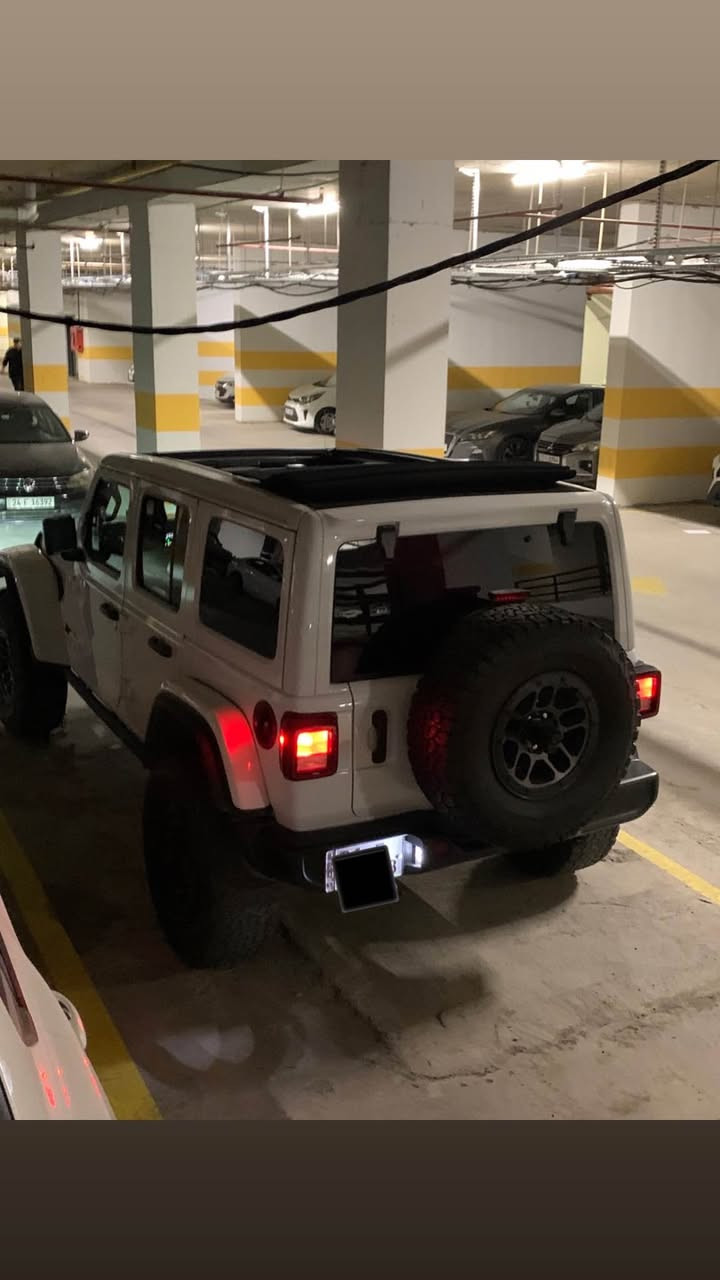 Jeep wrangler  limited  
2023 
جێپ رەنگلەر 
فوول فوول مواصفات 
شاشە گەورە 
پانۆراما
V4 
٤٠ مایل رۆیشتوە 
هەموو گیانی بەشەرت 
نیو دەرگا صبوغه
پێشی کەپسە
بیلاد سەیارەکە بەرزە و تایە گەورەیە 
لە هەولێرە سەیارەکە
*********** أربيل, العراق
