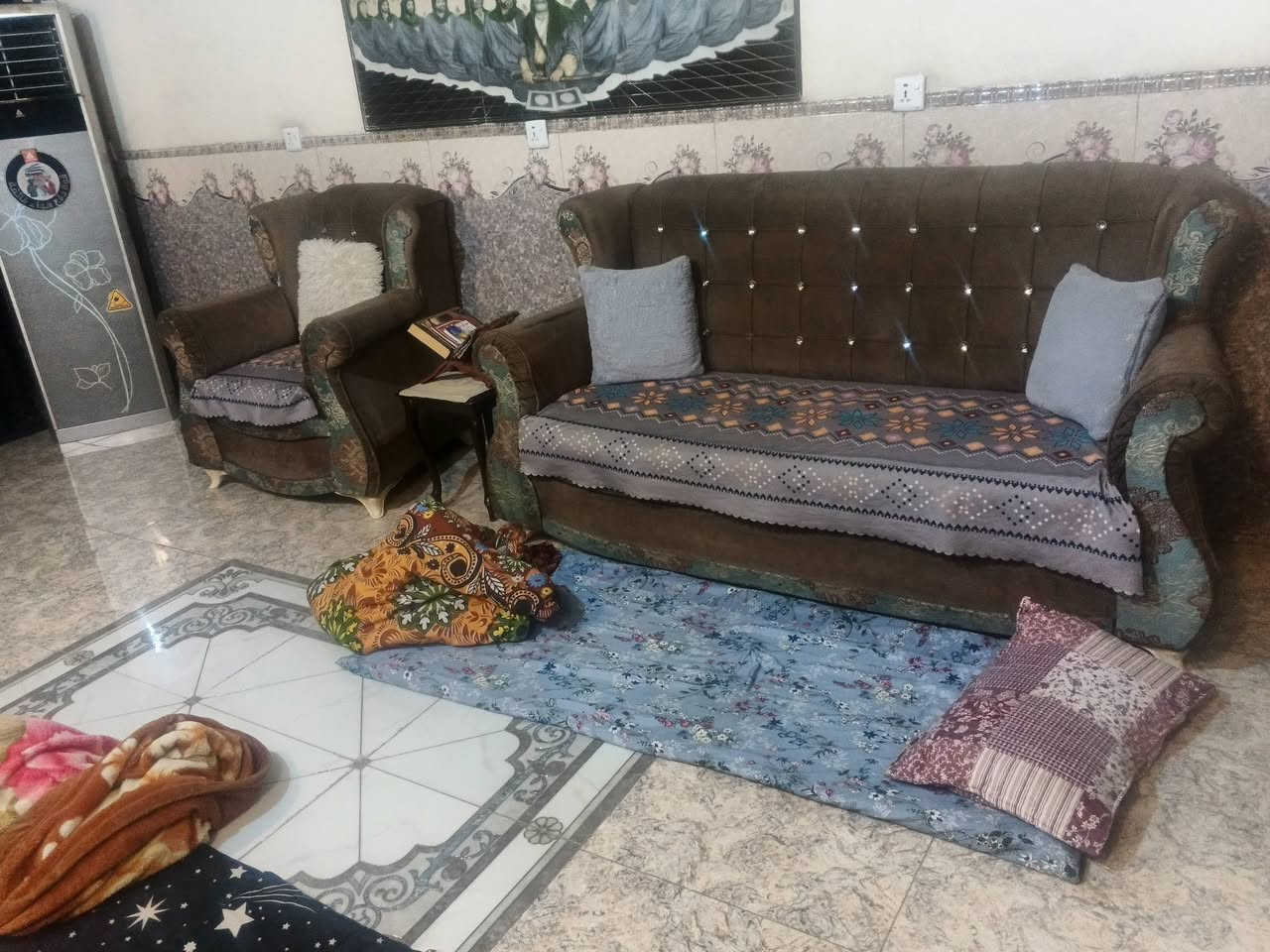 السلام عليكم تخم 10مقاعد 5قطع للبيع بي ضرار بصيطه سعره350وبي مجال عنوان بغداد زعفرانيه واي ستفسار خاص مفتوح رقم هاتف ***********بي وتساب
