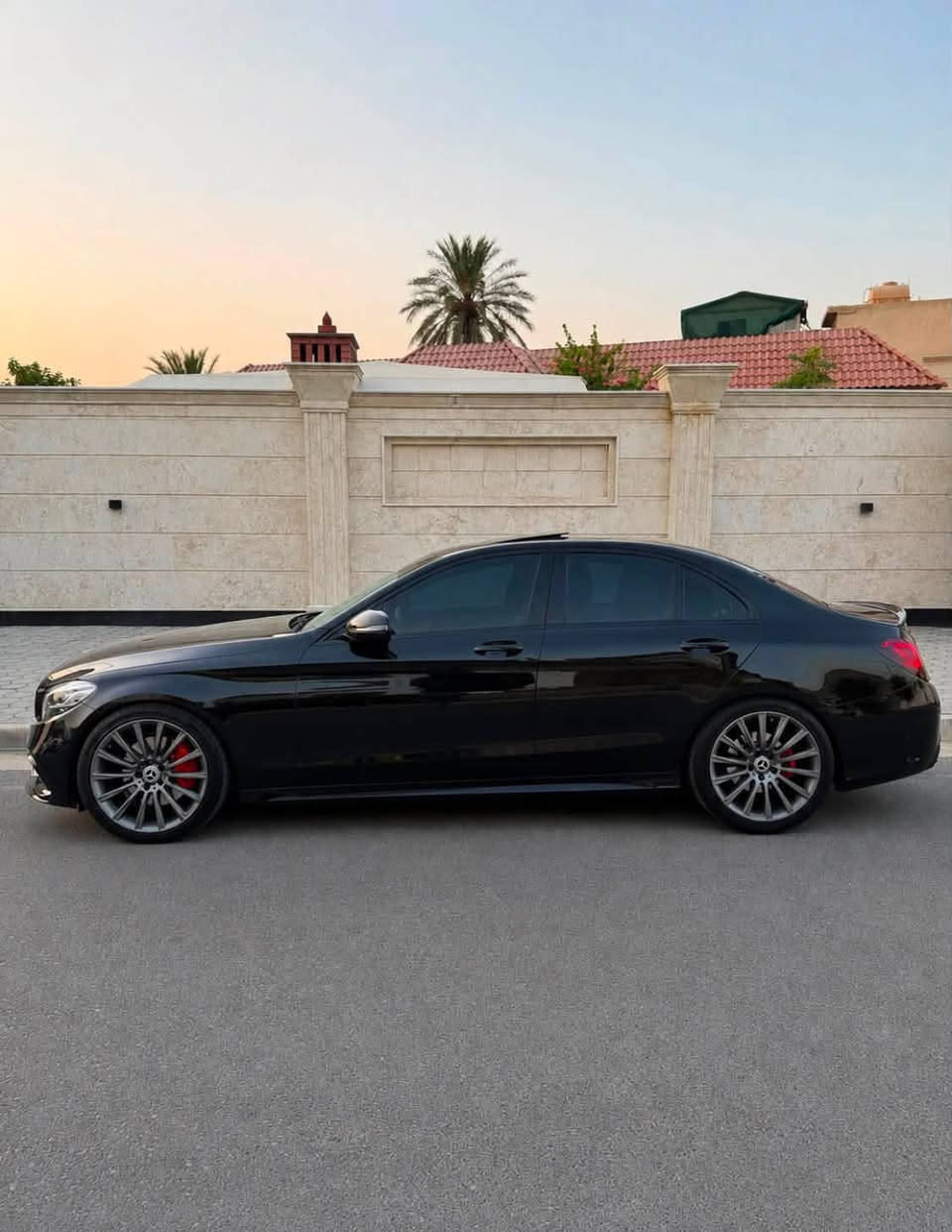 السلام عليكم
للبيع C300 2019
 
رقم بغداد الجديد باسمي + هزه جديدة

السياره بيها كت c63  كامل 
 
ويل 19 تو سايز مع تخم تاير (Run-Flat)
 
دركة كاربون G63 

انارة داخليه مع دكتات تبريد متغير بالالوان 

كيجات ديجتال + شاشة كار بلي

سستم سماعات برومستر 

كشنات كهرباء 

لايتات داينمك ٨ عدسات

بك لايت ليد

رادار امامي +رادار خلفي 
نقطه عمياء
بصمه تشغيل
كامرا خلفيه دواره

ماشيه 58 الف 

السياره وارد امريكي حادثها (شبر صبغ بالبنيد+حافه الجاملغ صبغ) 

كير ومكينه مكفولات من الفتح والتبديل

مكانها بغداد / الكرخ

للاستفسار:

‏‭***********
