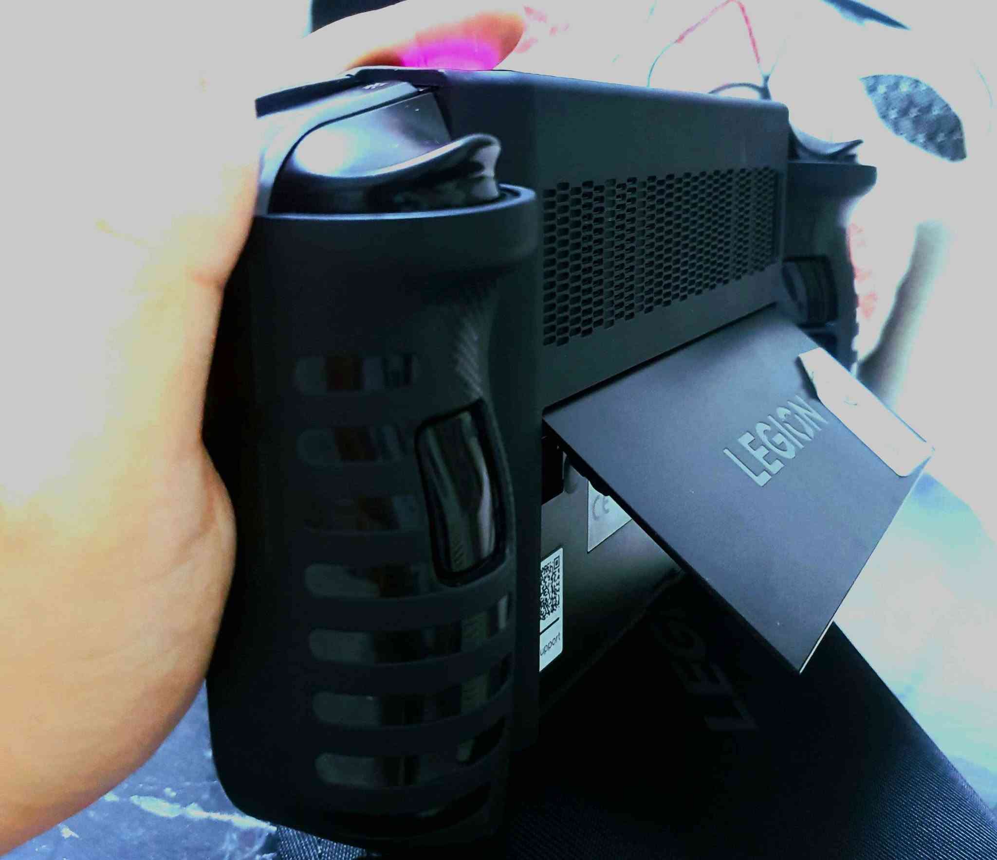 السلام عليكم متوفر بتاريخ اليوم 8/19 
ال big boss عملاق الأجهزة المحموله  Lenovo Legion 
نسخه ال Z1 Extreme  نسخه ال واحد تيرا 1TB الداخليه 

الجهاز غني عن التعريف وبنضافه ممتازه خالي من اي مشكله 
سليم من كل الجوانب اخو الجديد سلاسه الاستخدام ومكفول 
قادر على تحميل وتشغيل كافه البرامج والالعاب الثقيله والمحاكيات 
Crimson desert / Last of us part 2 / RED DEAD 2
God of war Ragnarok / pes / fifa / battlefield 6

الجهاز يأتي بعتاد  :::: 
🎮🔥 LENOVO LEGION GO — 1TB — Z1 EXTREME 🔥

💪 المعالج: AMD Ryzen™ Z1 Extreme
⚡ 8 Cores / 16 Threads — حتى 5.1GHz
🎮 كرت الشاشة: AMD Radeon™ Graphics — RDNA
🧠 RAM: 16GB LPDDR5X 7500MHz
💾 التخزين: 1TB SSD NVMe PCIe 4.0

🖥️ الشاشة:
• 8.8" IPS QHD+
• دقة 2560×1600
• 144Hz
• سطوع 500 nits
• تغطية ألوان 97% DCI-P3
• Touchscreen 10-Point
• Gorilla Glass

🎮 المميزات:
• Windows 11
• يدات تحكم قابلة للفصل
• Hall Effect Joysticks
• Gyroscope 6-Axis
• Trackpad + Mouse Sensor
• RGB Joysticks
• Kickstand مدمج
• سماعات Stereo 2×2W

🔌 المنافذ والاتصال:
• 2× USB-C 4.0
• DisplayPort 1.4
• Power Delivery 3.0
• MicroSD حتى 2TB
• 3.5mm Headset
• Wi-Fi 6E
• Bluetooth

🔋 البطارية: 49.2Wh
⚡ Super Rapid Charge

📦 الملحقات:
✔️ الجهاز
✔️ اليدات الأصلية
✔️ الشاحن الأصلية 
✔️ الحقيبة الأصلية
✔️ درع جلاتيني نوعيه فاخره 

🔥 جهاز Gaming محمول قوي جداً — شاشة 144Hz، دقه 2k   -1TB SSD ومعالج Z1 Extreme.

وبسعر مناسب 845 الف فقط 
العنوان / بغداد - البياع  - شرطه الخامسه 
الرقم للتواصل/ *********** 
يوجد توصيل لجميع المناطق والمحافظات بغداد, العراق
