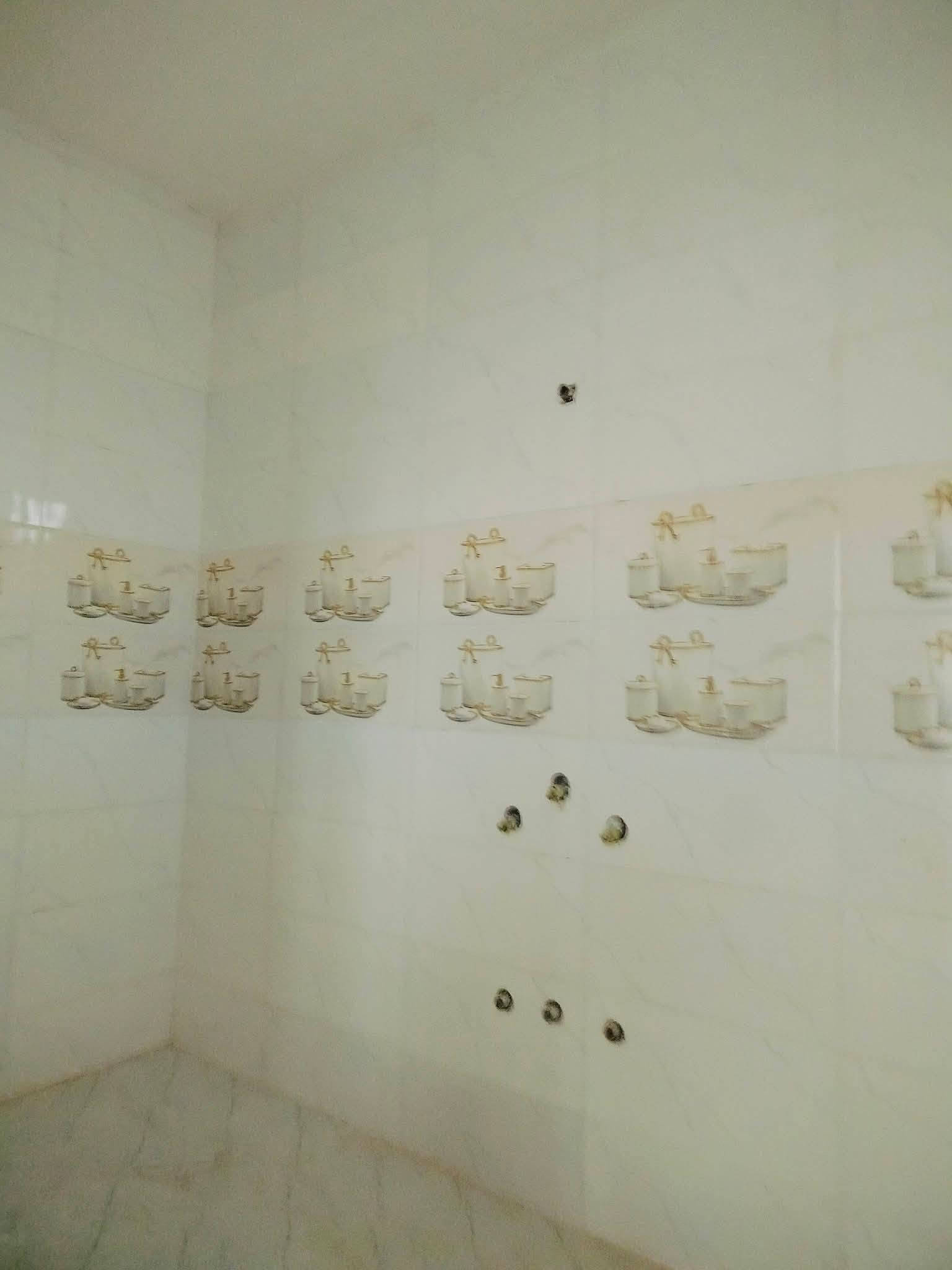 بيت لبيع المساحه 300 بي كراج جبير يوسع سيارتين وحديقه كبيرة و4غرف نوم كبار وحمامات ثنين وستقبال وترك داير بيت بيت جاهز من كلشي بناء حديث محد كاعد بي الزعفرانيه حي امانه نهايت شارع شيخ مناف جهت الوليد طابو زراعي سند 25 وكاله ام صوره السعر وتاساب أو اتصال فقط ***********
