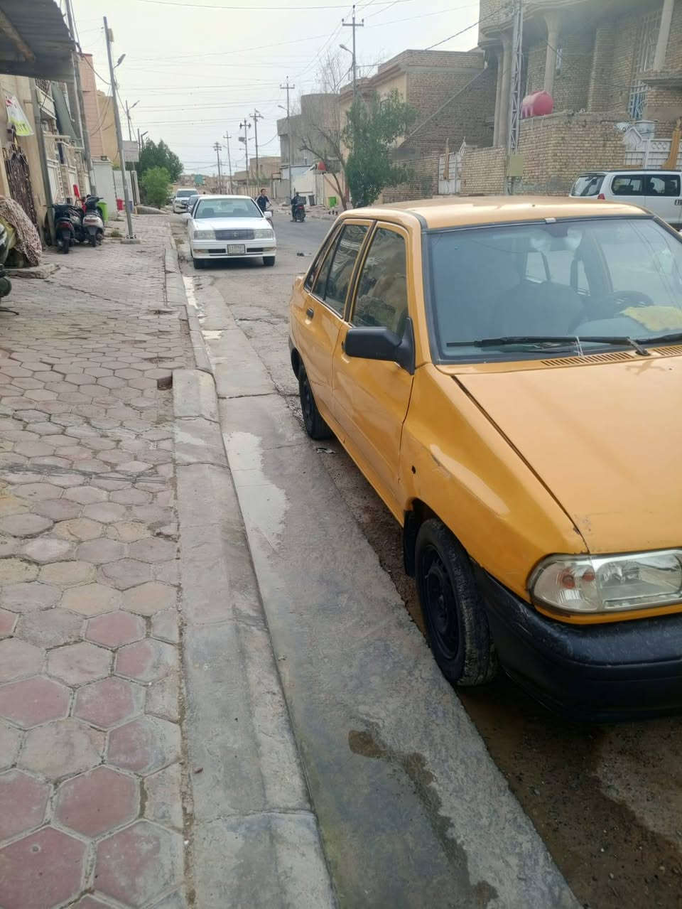 سلام عليكم سايبه موديل 2012جاهزه
تحويل مباشر سنويه ل٢٨ بسمي  سعر  20 وبيه مجال 
مكان سياره واسط كوت مركز لمدينه  ***********
