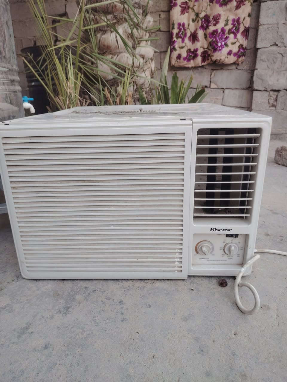 سلام عليكم مكيف طنين للبيع مشتغل موسمين مكاني كربلاء امن الداخلي شرط الشغل تبريد ثلج ابيعك عل فحص السعر ٣٠٠ وبي مجال ***********
