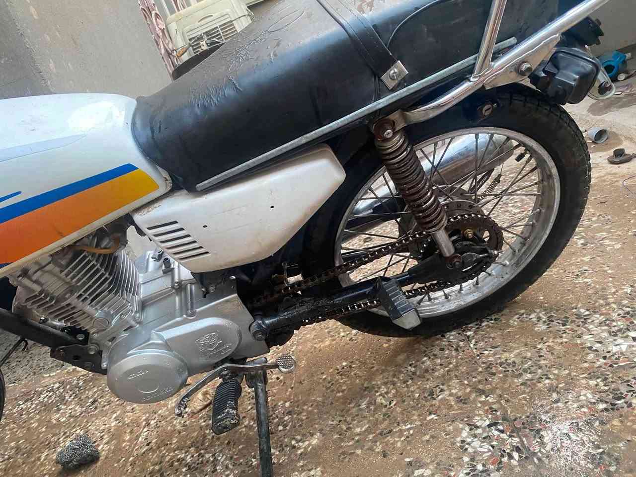 سلام شباب دراجه أربع كير مكان نجف كامله مكينه حلوه شراي يتصل ***********.        سعر 380 وبيه مجال قليل
