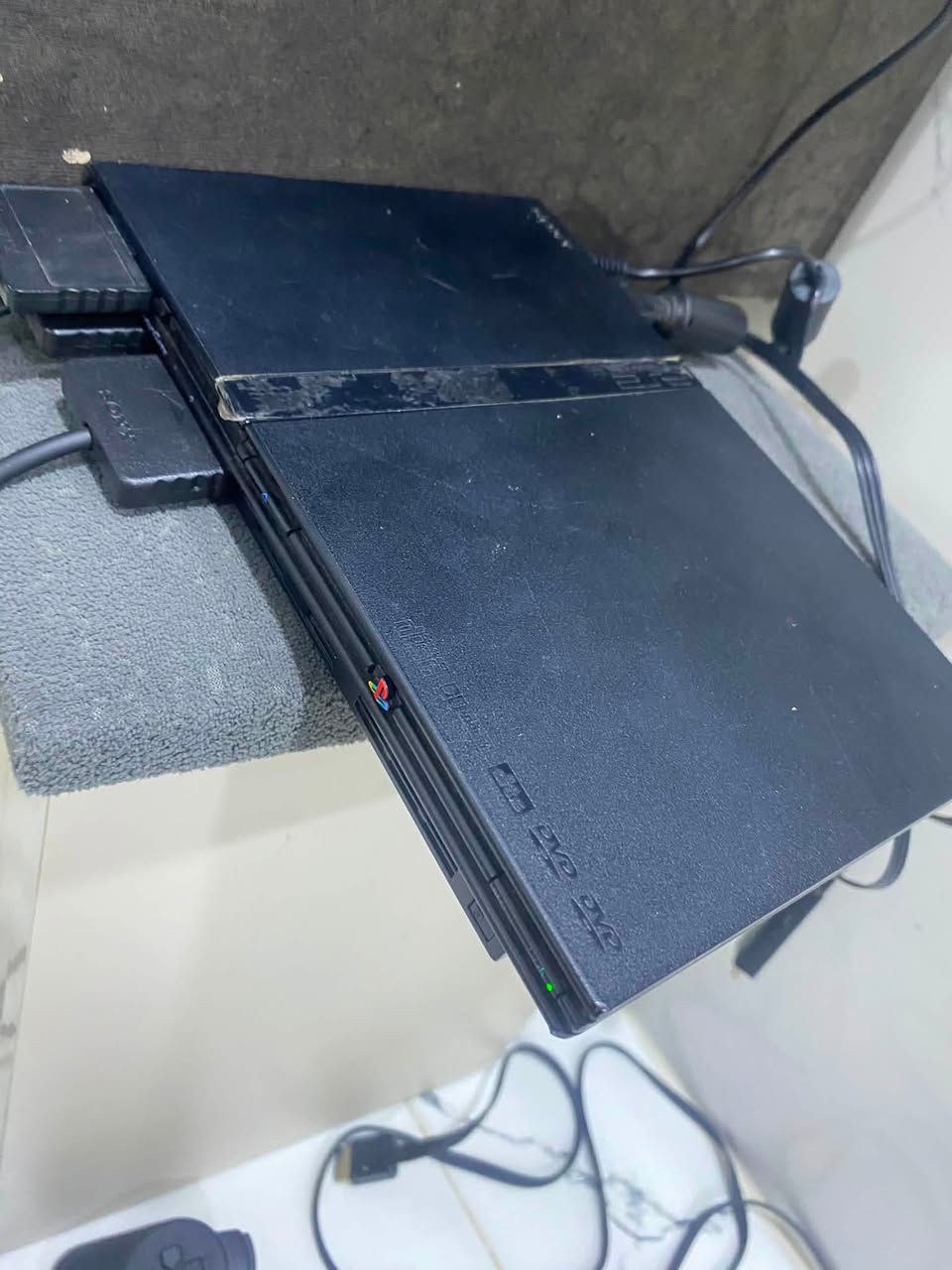 بلي 2 للبيع كلش نظيف بي 30 لعبة يشغل اقراص هم جهاز كلش نظيف ووياها يدتين هم وفلاش وكارت خزن هم مكاني كركوك سعر 60 الف 
رقم موبايلي واتس اب  ***********
