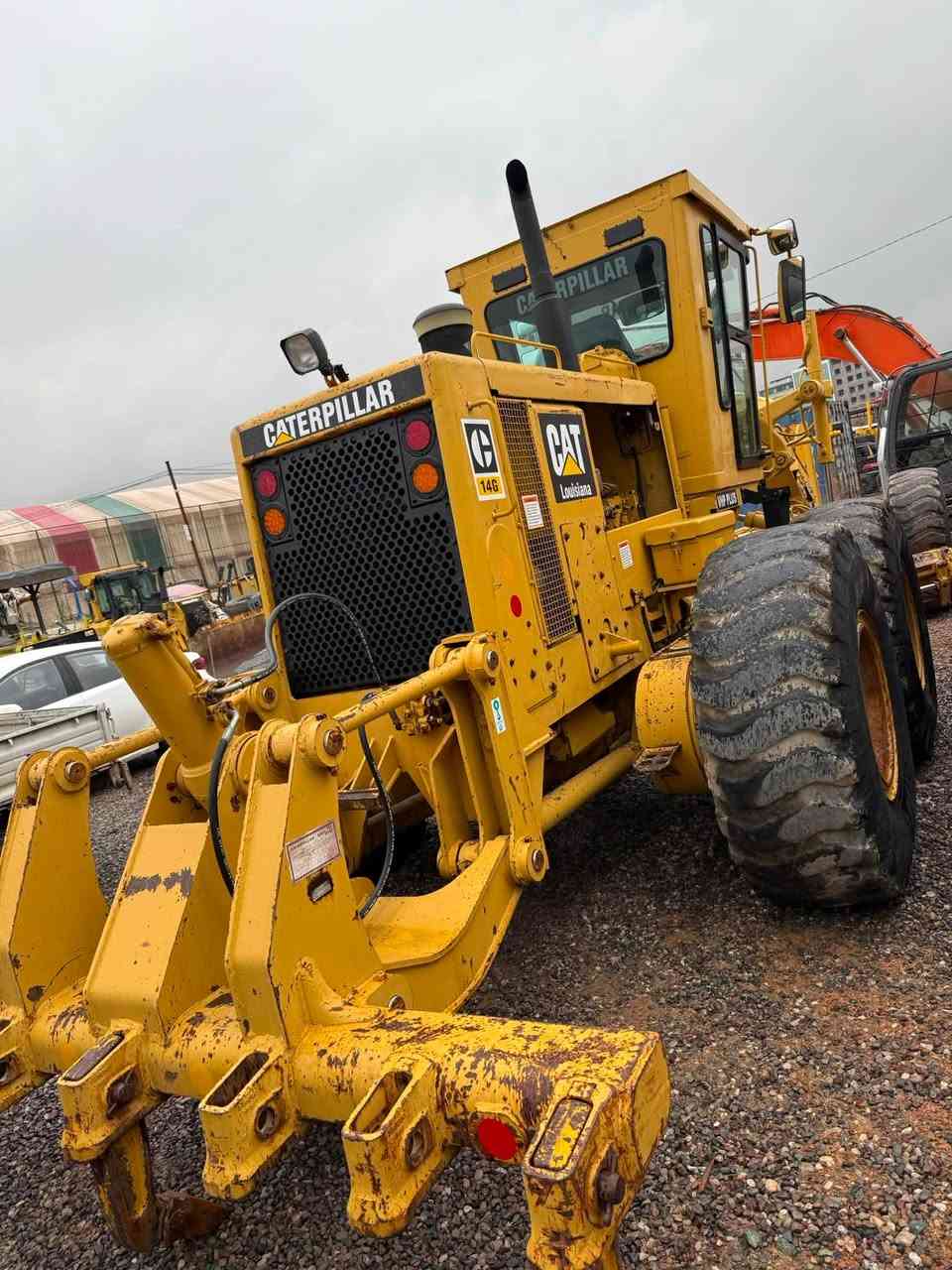 كريدر كتربلر 14G نظيفة جدا مكفولة كفاله عامه قطرة صبغ مابيها بلادي مشتغله قليل جدا منفيس رقم اسود للبيع 
***********
***********
