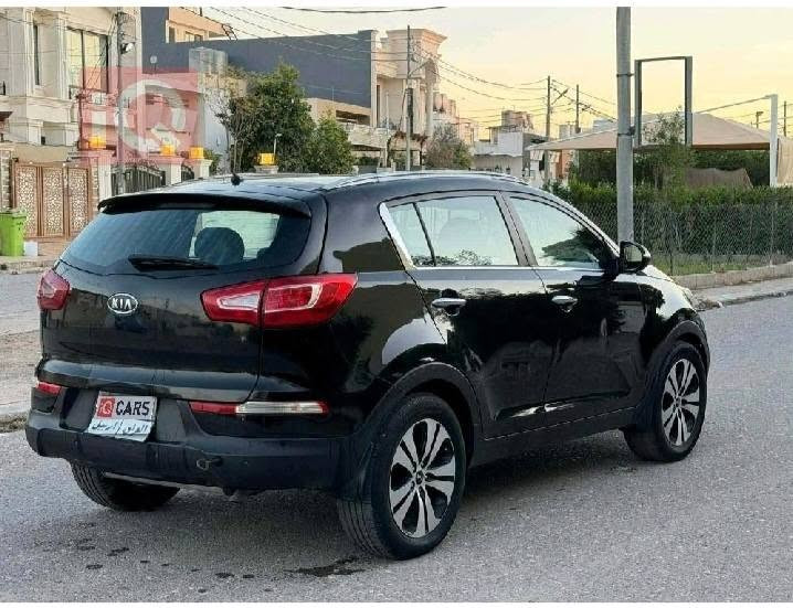 كيا سبورتج ٢٠١١ للبيع او مراوس
الضرر موضح بالسونار بالصور
محرك ٢٠٠٠ دوش تدفئه وتبريد
شرط المحرك والكير
للاستفسار ***********
السعر ١٠٣
