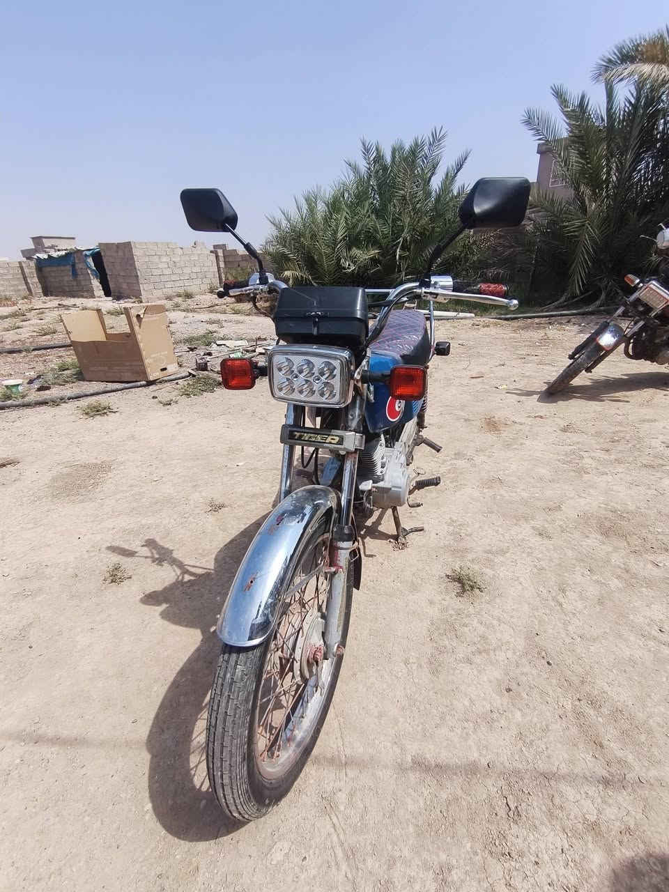 السلام عليكم
موطور للبيع موديل 19 
4 گير 
شغال كهربائيات كامله 
تايرات جدد
تشغل وتطلع 
***********
