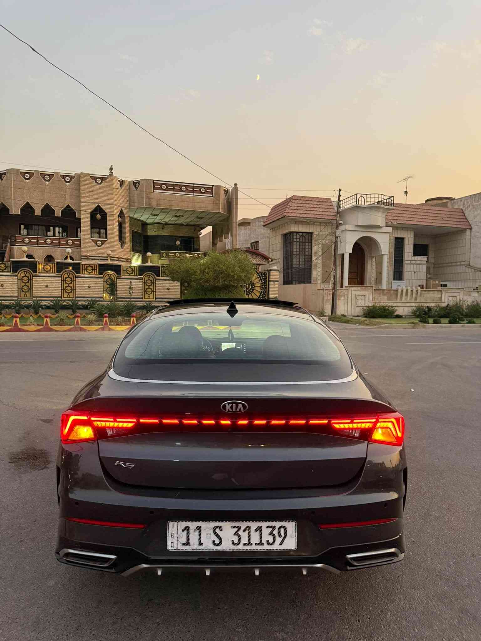 اعادة النشر بسبب الوعود الكاذبة وتم تنزيل السعر 148$فقط 🔥
Kia k5 2021 ✈️

فئه :EX اعلى مواصفات ب K5

🔴محرك السياره 1600 تيربو ✈️
🔸سقف بنوراما بل كامل 
🔸كشنات جلد + تبريد وتدفئه 
🔸تدفئه استيرن 
🔸كشنات خزن 
🔸13 سماعه Bose
🔸 شاشه متصله تدعم كاربلي واندرويد اوتو 
🔸قياده ذاتيه 
🔸مرايه شفط + قلاب ع وضع R
🔸شحن وايرلس
🔸5وضعيات قياده 
وبعد بيه هواي مواصفات 
السياره رقم بغداد وجاهزه مابيه اي مصرف 
🔸حادث السياره جاملغ خلفي فقط قبق صندوك مبدل اصلي نفس الون  بدون ايرباك السيارة  
📍 مكان السياره:بغداد الحرية  
السعر 148 وبيه مجال ماكو EX بهذا السعر 
واتساب :***********
تحياتي لجميع
