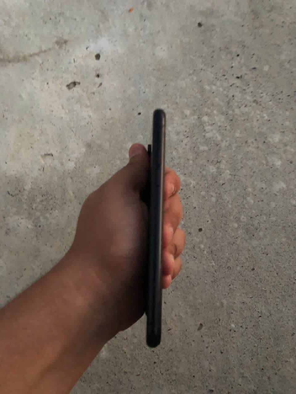 XR
للبيع 
ذ64  تك 
لون اسود 
جهاز جديد 
مبدل بطاريه فيس إيدي واكف 
سعر 160 بي مجال 
تواصل *********** واتساب 
مكاني موصل مجموعه الثقافيه

نص مكتوب في الصور:
- ٥:٣٦ حول القطع والخدمة تجمع Apple سجل تاريخ القطع والخدمة، ويعرض السجل معلومات عن هذا الـ iPhone وحالته وتفاصيل إصلاحه. معرفة المزيد... سجل تاريخ الخدمة البطارية غير معروف بصمة الوجه مشكلة
- ٥:٣٦
- البطارية
- حالة البطارية والشحن
- رسالة مهمة حول البطارية
- غير قادر على التحقق من أن هذا الـ iPhone يحتوي على بطارية أصلية من Apple. قد لا تكون التفاصيل الواردة من هذه البطارية دقيقة.
- لمعرفّة المزيد
- الحد الأقصى للقدرة
- ٨٤٪
- هذا قياس لقدرة البطارية مقارنة بقدرتها عندما كانت جديدة. قد تتسبب القدرة المنخفضة بتقليل ساعات الاستخدام بين عملية الشحن والأخرى.
- أقصى قدرة للأداء
- الـ iPhone غير قادر على تحديد عمر البطارية.
- شحن البطارية المحسن
- للحد من استنزاف عمر البطارية، يتعلم الـ iPhone عن عادات الشحن اليومية، بحيث ينتظر ولا يتجاوز ٨٠٪ حتى يحين موعد حاجتك إلى استخدامه.