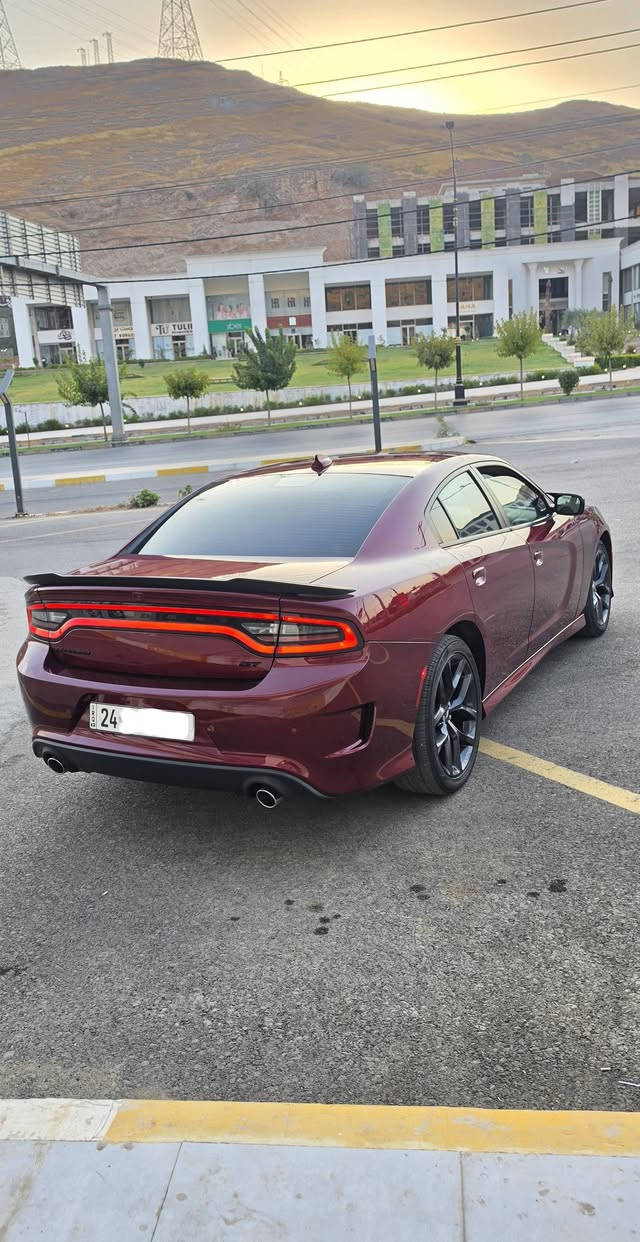 جارجر 2023  GT  ( الأصدار الأخير ) LAST CALL 
جي تي بلاك ايدشن 
ماشية 40 فقط
6 سلندر تو ويل 

بيها قطعتين صبغ 

رقم دهوك بأسمي 
رقم وهزة وسنوية كله جديد 

السعر : 218 وبيها مجال 
مكان السيارة دهوك 
***********
***********
اتصال أو واتساب

