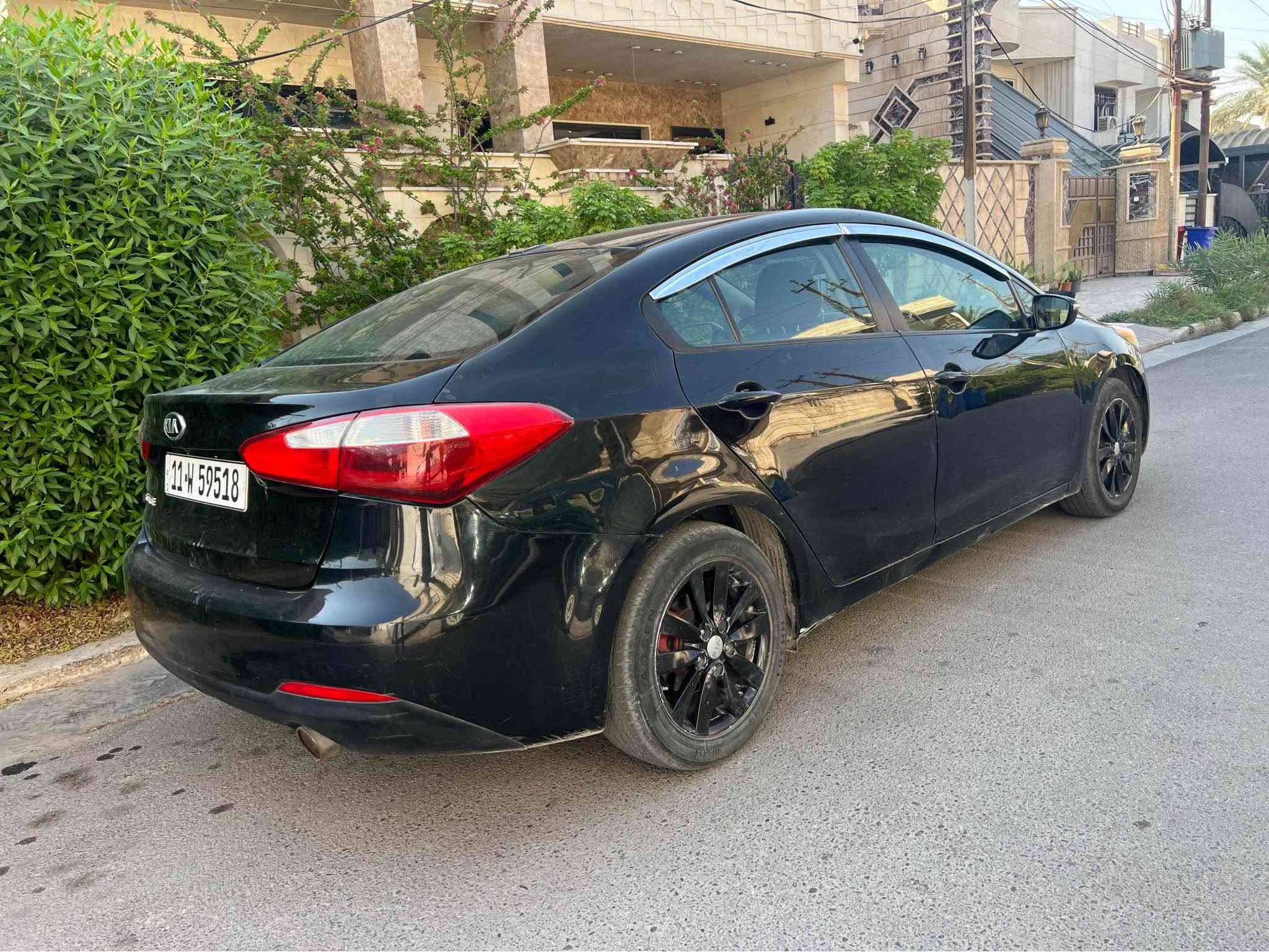 السلام عليكم 
للبيع( كيا فورتي )موديل 2015 رقم بغداد وارد امريكي محرك 2000دوش حادثها چاملغ خلفي بدون اي ضرر داخلي وباقي السياره خير من الله السعر 96 وبي مجال للاستفسار ع ***********
مكان السياره بغداد السيديه بغداد, العراق
