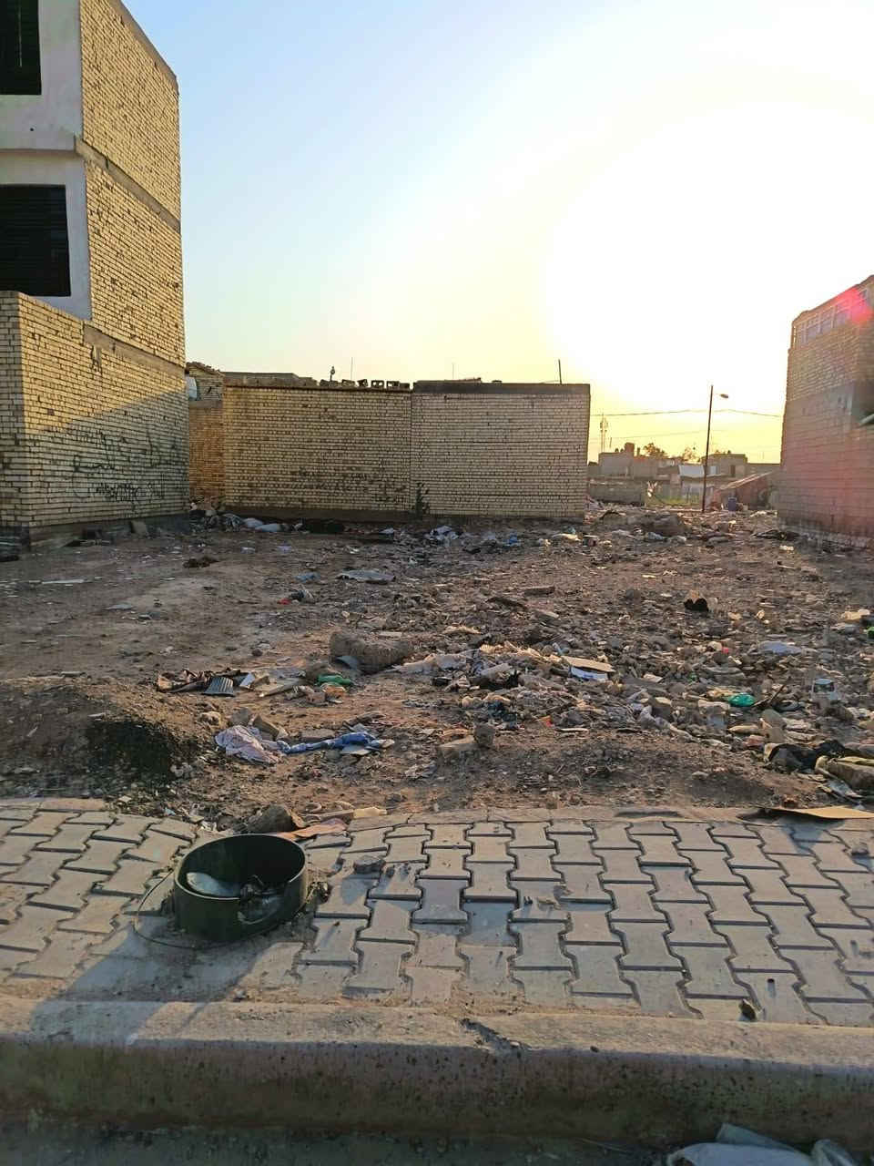 اسلام عليكم قطعت ارض للبيع زراعي  200متر بغداد الشعب خلف السده المنطقه كامله مثال ماواضح بل تصوير ماء كهرباء تبليط ارصفه مجاري منطقه سكنيه اوهادء حلو التواصل على هاذ الرقم ***********بي واتساب السعر على خاص اوتساب
