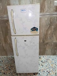 ثلاجه للبيع ديكو نضيفه جداً بدون تصليح اتصال على الرقم 07804355652