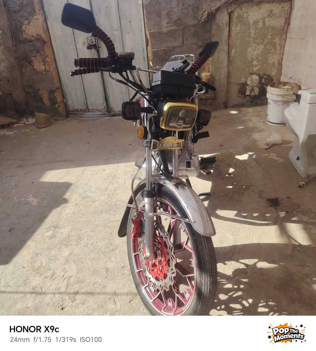 سلام عليكم ماطور إيراني البيع محرك ٢٠٠ أبيض ناشطه خير من لله ماطور ماذب عليه ربع دينار موديل ٢٤ السعر ٨٢٥ وبي مجال حك الجيه المكان الرمادي التءميم لاستفسار ***********
