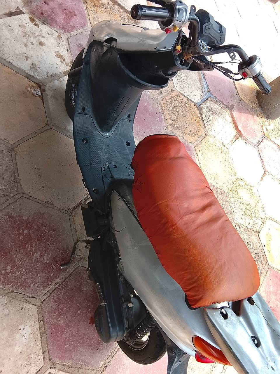 السلام عليكم اخوان  عصفوري للبيع  سعر 160   ودراجه مفتوحه قبل شهر مكاني نهيرات الشمالية رقمي ***********

