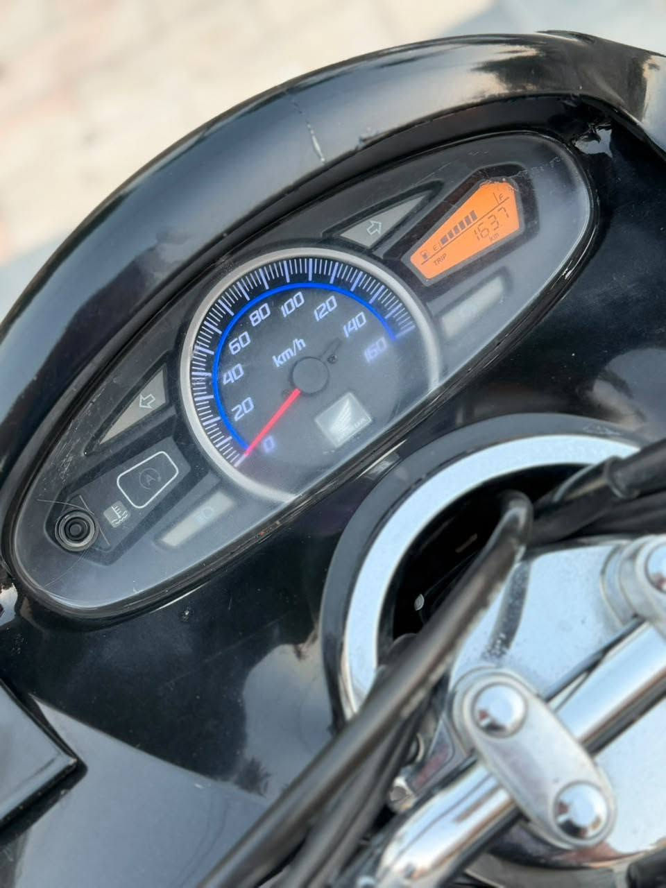 سلام عليكم....
دراجة (PSX)...(جيل الاول)  
🛵للبيع  ماشيه 28الف حقيقي مامتعوبه
دراجة شلعه معدل كهربائيات كلهه شغاله 
دراجة جديده  بلادية
أي نقص مابيهة دراجه مكفوله كفاله عامه بشرط علفحص اذا برغي مفتوح ترجع دراجة مال جناي 
جيب فيتر وتعال افحص مستعجل على بيعتهه السعر مليون و250
العنوان بغداد  الكرخ  الاستفسار الاتصال على الرقم 📞***********
