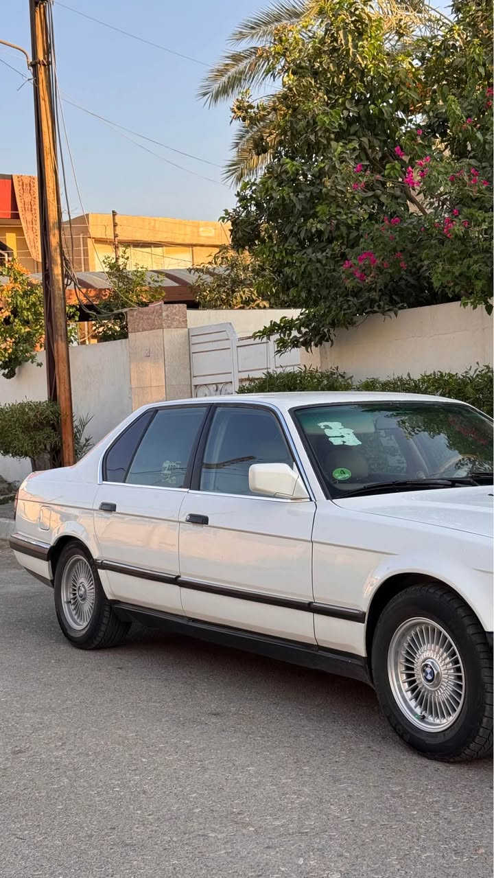 BMW 730 محرك فل بشرط كير تبريد بشرط صبغ جمالية بدون حادث سنوية جديدة بطاقة بانزين مكان سيارة كركوك للبيع او مراوس 
*********** كركوك, العراق
