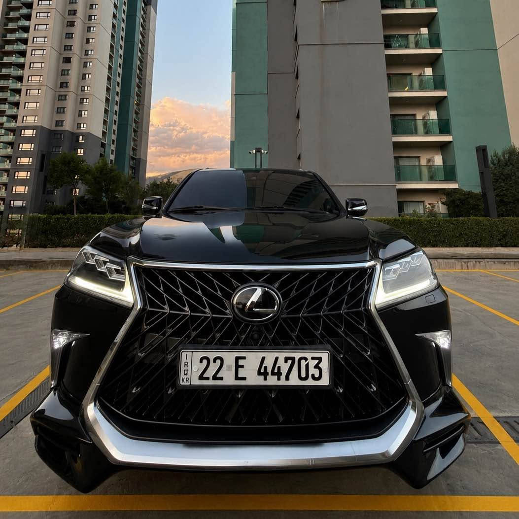 Lexus LX 570. Super sport     2018    63,000km
﷽

🔻ارخص سعر بكل العراق
أخت زيرو بل كارتون 📦📦
🔷(سياره بدون بدون موراوس )
🔹لكزس 2018   LX 570
🔹بريمی 📦 داخل مشمشی
🔹 مكفولة كفالة عامة من الدعامية إلى الدعامية
‏‎بدون صبخ .بدون بارد  ،بدون رصعات ،بدون حتى شخط🔹
‏‎دعاميات هم بدون صبغ ،رمل مابي ،لحية بدون صبخ ..بقية كلها بشرط

🔹ماشية 63 الف 
               
 فول فول المواصفات 🔹
‎  ➕بصمة➕ الانزلاق➕ورقة البيانات➕شغال كشن جلد و هيلتر 
الاحتلال➕راس ديفيد➕ 5 كاميرات  ➕ثلاجة➕زينون، جلد جاف  تدفئة شفط التبريد خزينة➕هواء مزدوج➕نظام ايكو سبورت,➕حساسية الديك المؤخرة  مرايات➕الفتحة➕باب خلفي جك➕رادار إمامي

محرك كير بشرط مامفتوح 🔹
سيارة حيل نظيفة كلشي عل بلاد لوك
سنوية زنكة كلشي جديد مدفوع لـ2031
باسمي السنوية بشرط تحويل و خرامة 
سيارة مابيـها دينار مصرف كامل من كل نواحي

نظافه ١٠٠٪؜ كامل سيرفس بدون نقص و بدون مصرف🔹
سياره مال بيت أي نقص مابيها 4 إطارات جديدة تحتها

نفسي يوم /تحويل و وكالة حاظر 
مكانك /داخل سليماني

🔸سعر 640$
🔸موبايل/ *********** السليمانية, العراق
