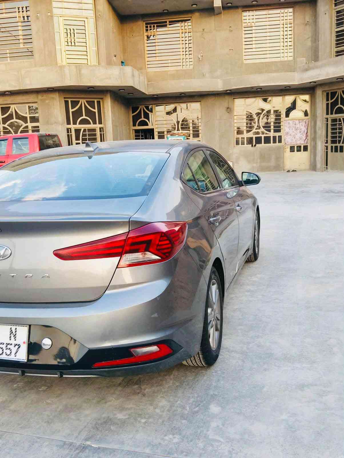 سلام عليكم لبيع النترا 2020 امريكي رقم بغداد تحويل مباشر سنويه لل 30 (( حادثه من امريكا جاملغ وبنيد فقط )) 
محرك 2000 دوش كير At المرغوب محرك كير حداديه تبريد كله جيد جدا شاشه كامره تحكم استيرن جهتين شاشه اعطال رادار جانبي ورادار امامي خلفي ثلاث وضعيات سياقه ايكو ونورمال وسبورت منظومة زنون سياره جاهزه ما ناقصه شي وجاهزه من جميع النواحي
السعر 115 وبيها مجال حك الجيه 
لللاستفسار ***********
