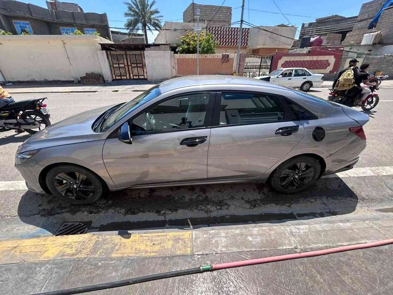 السلام عليكم ورحمة الله #النترة موديل 2023 رقم بغداد  محرك 2000 صور الحادث  والسونار  بلمنشور حادث قطعتين فقط جاملغ خلفي وقبق جنطة #الموصفات:
🔘بصمة تشغيل 
🔘بصمة أبواب
🔘بصمة صندوق 
🔘تشغيل عن بعد
🔘رادار امامي رادار خلفي وجانبي
🔘مانع تصادم بريك ذكي 
🔘مدخلين شحن واوكس
🔘تبريد بيانو منفصل
🔘كاميرا خلفية دوارة
🔘مانع تصادم 💥 
🔘حساسات اطارات 
🔘مثبت سرعه Cross
🔘قيادة ذاتية 
🔘نضام ترحيب عند الاقتراب 
🔘مانع انزلاق
🔘انارة اضوية اوتوماتيك
🔘3 أنظمة قيادة (eco,Nor, sport) 
🔘زر عرض الكاميرا 
#السعر 133 وبيها مجال بسيط 
#العنوان ديالى بعقوبة  
#الهاتف ***********
