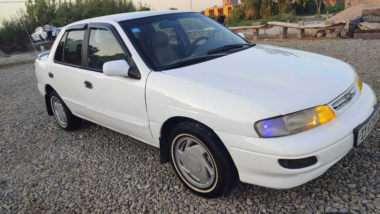كيا سيفيا البيع موديل 96رقم بغداد مشروع وطني كير اوتوماتيك محرك مفتوح مكينه وكير مكفولات تخم تاير حداديه امامي و خلفي جديد 
كهربائيات كل شغاله 
جام اربعه شغاله ارضيه جلد 
دواخل جديده دشبول نضيف 
سياره مكفوله من كص وضربه وكلبه شرط قماره بلاديه 
مصبوغه حزام الجماليه بدون اي ضرر
تبريد عاطل نقصه كبريسر فقط 
السعر 36بيه مجال *********** مكاني بابل شوملي
